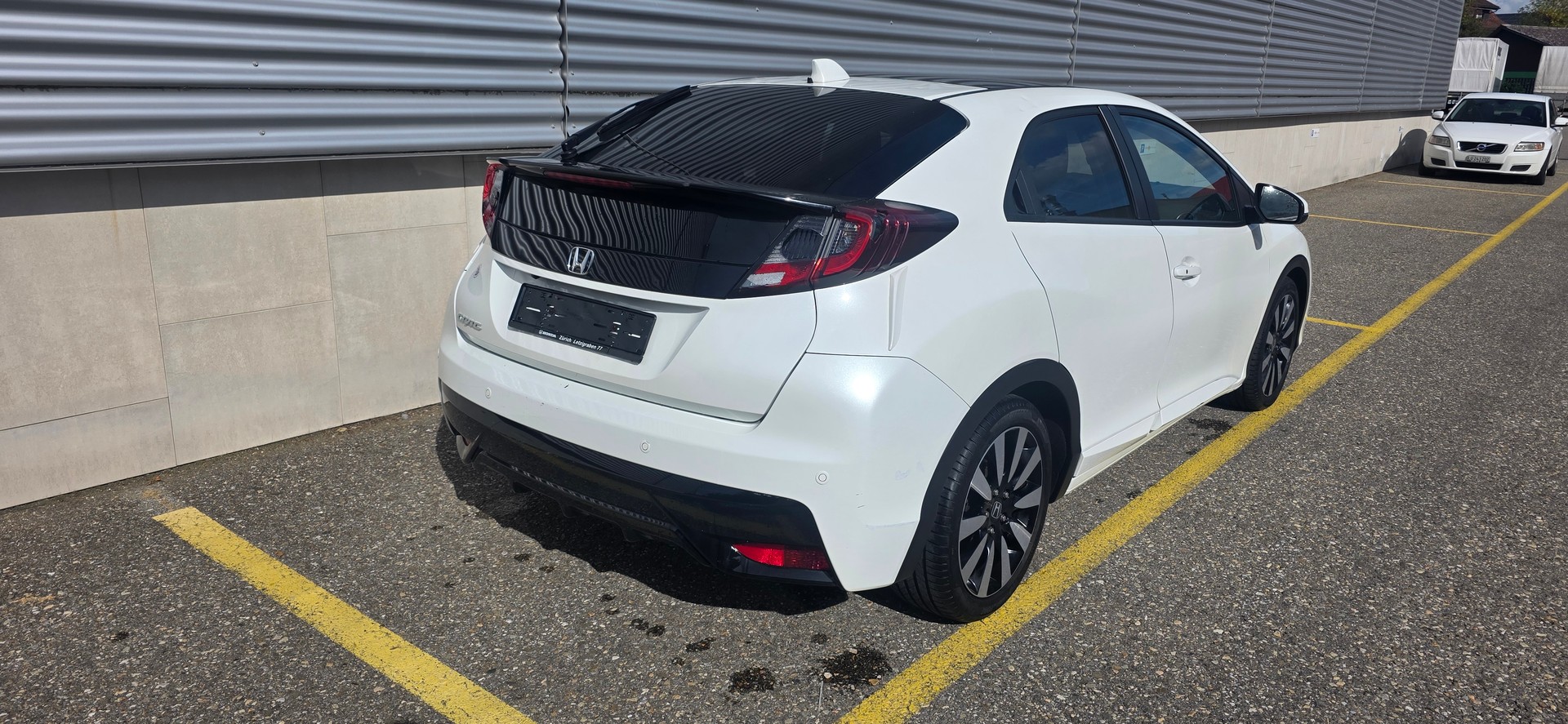 HONDA Civic 1.8 i-VTEC Executive Automat-image-3
