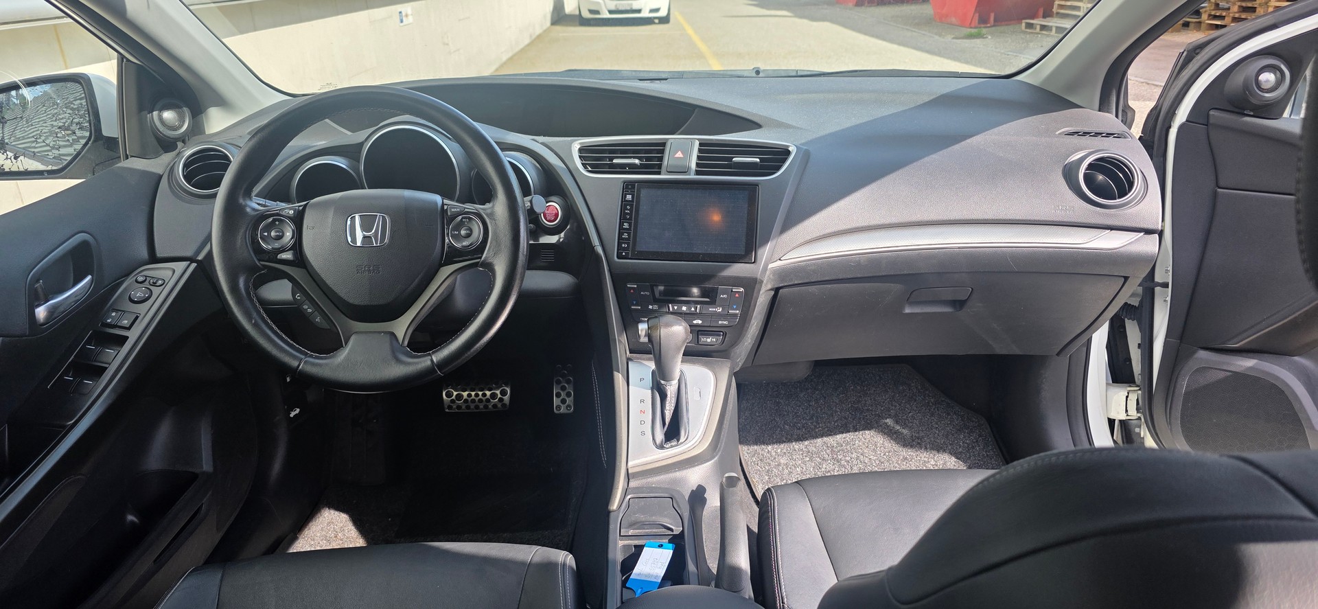 HONDA Civic 1.8 i-VTEC Executive Automat-image-5