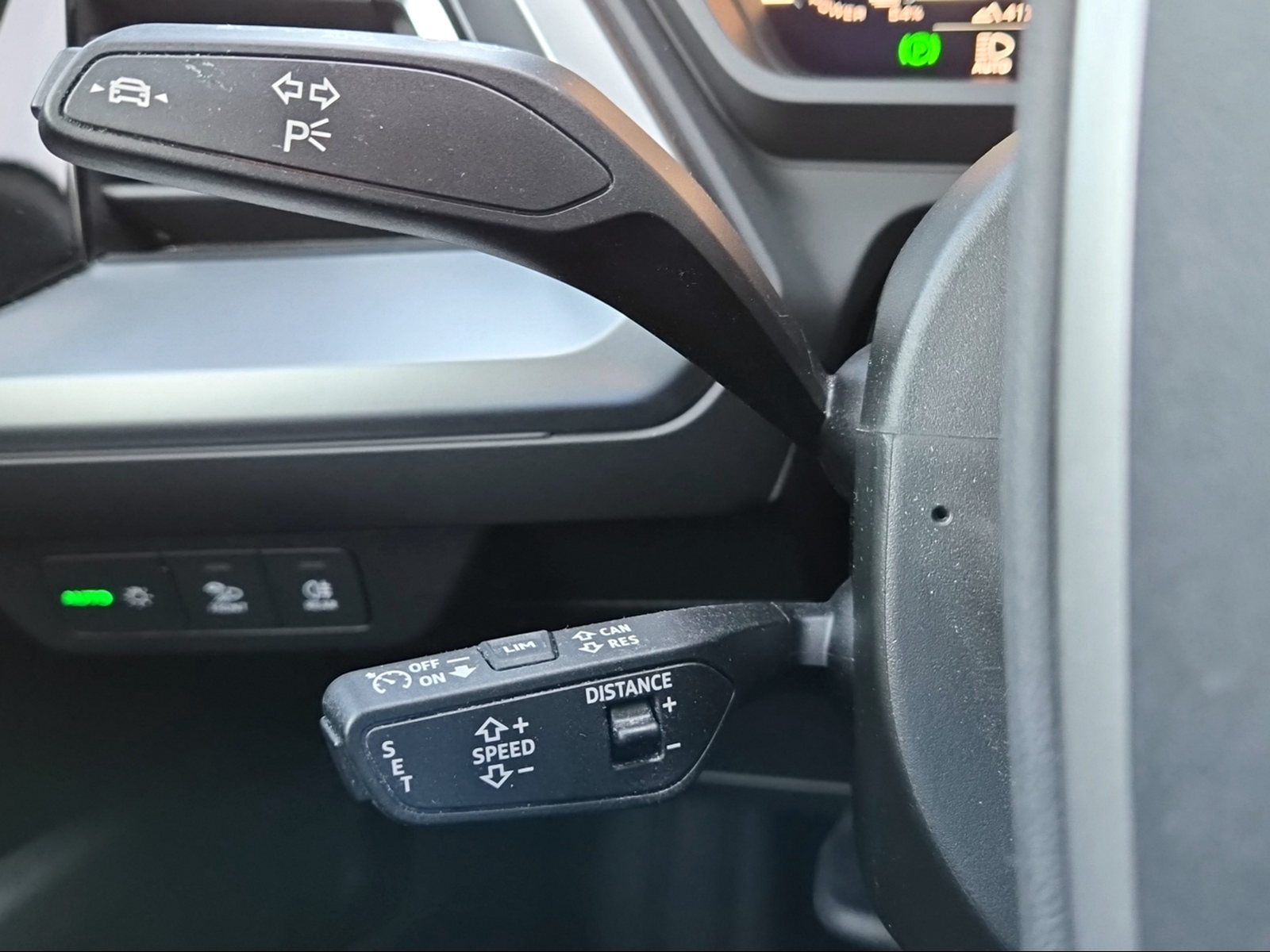 AUDI Q4 Sportback e-tron 45 quattro Florettsilber Metallic-image-15