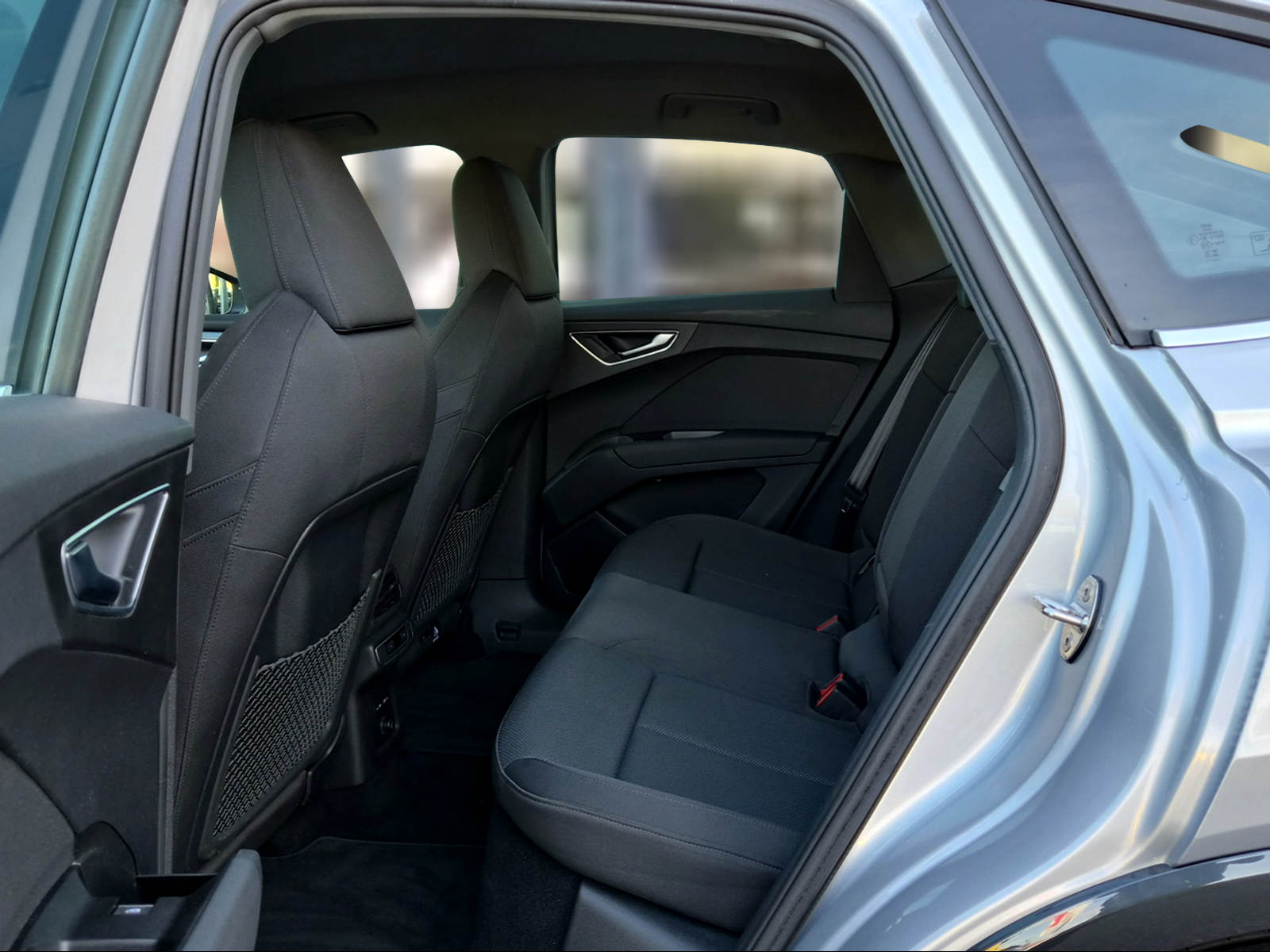 AUDI Q4 Sportback e-tron 45 quattro Florettsilber Metallic-image-9