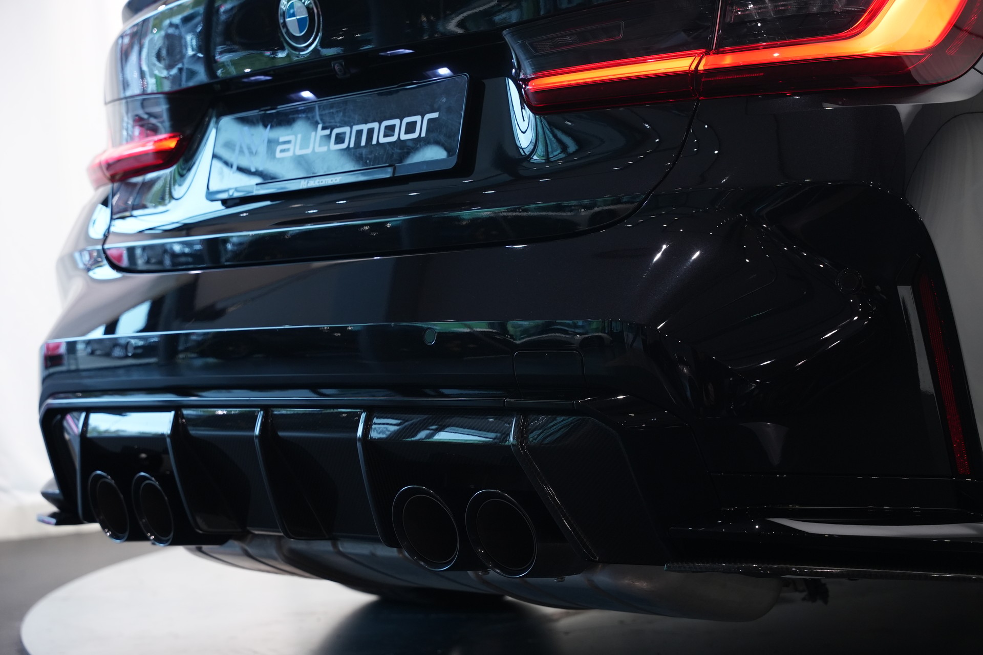 BMW M3 Competition M xDrive *Keramik* *Carbon* *CH-Fahrzeug*-image-48