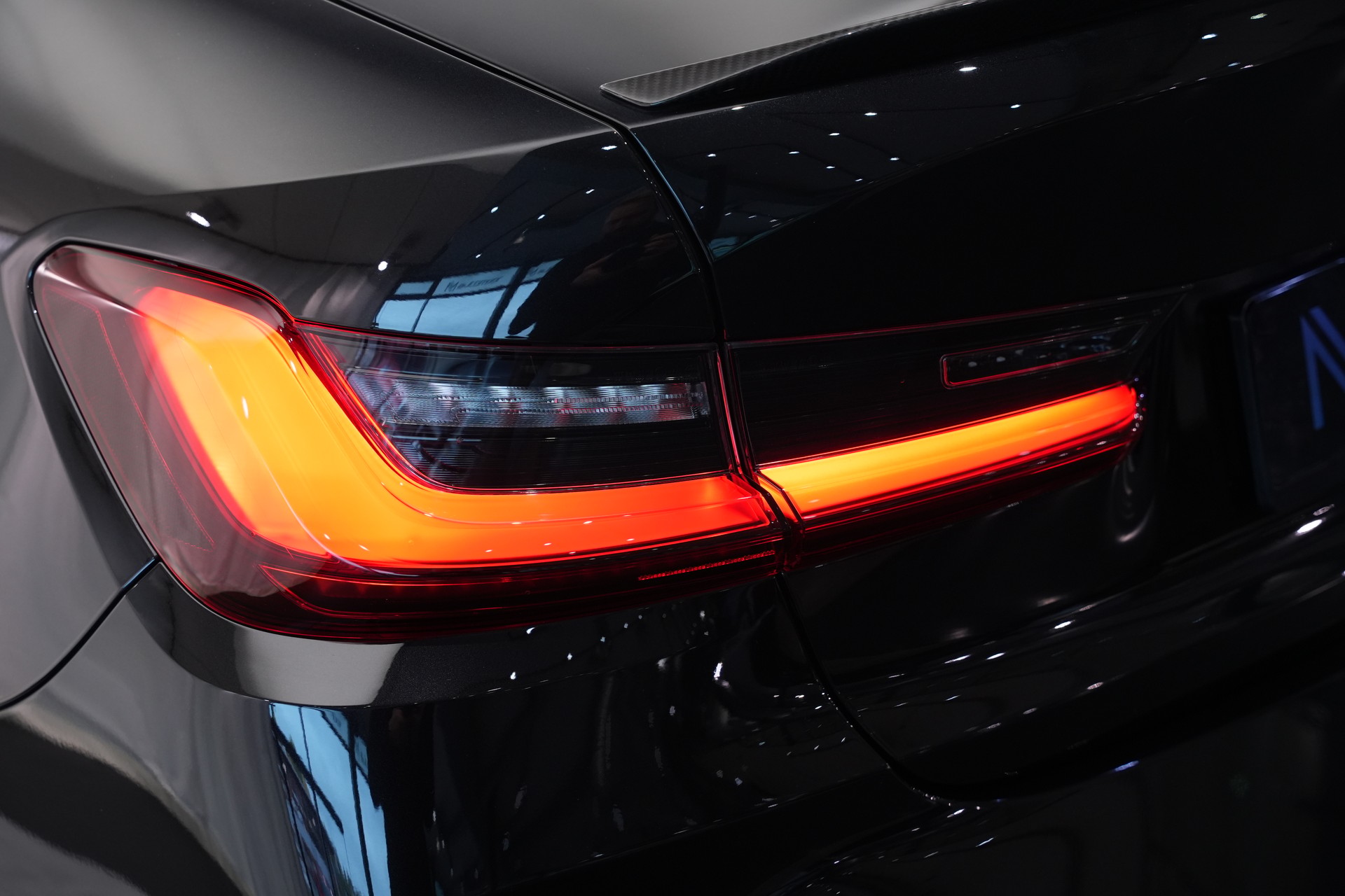 BMW M3 Competition M xDrive *Keramik* *Carbon* *CH-Fahrzeug*-image-50