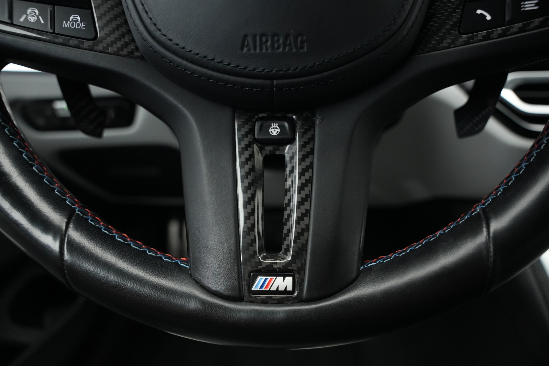 BMW M3 Competition M xDrive *Keramik* *Carbon* *CH-Fahrzeug*-image-30