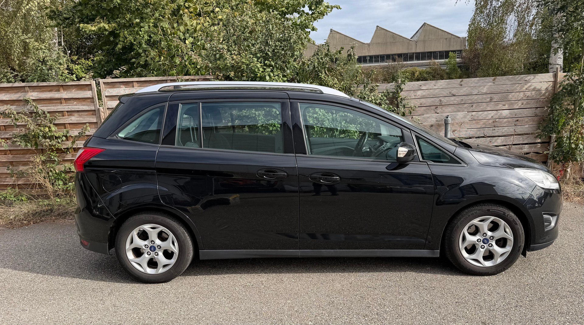 FORD Grand C-Max 1.0 SCTi Titanium-image-3