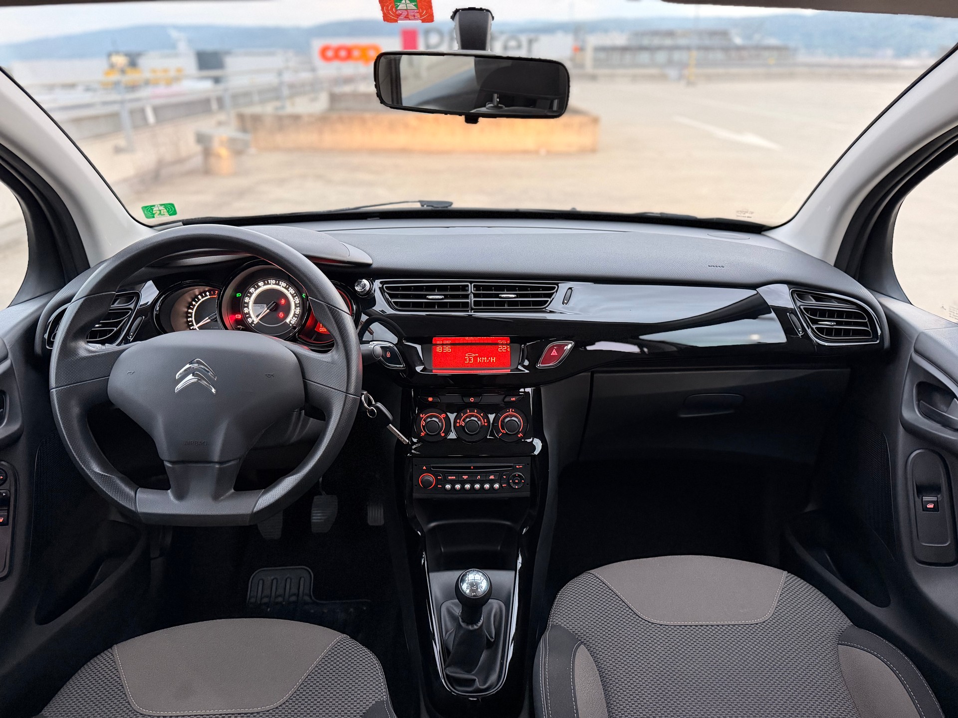 CITROEN C3 1.2i Exclusive-image-7