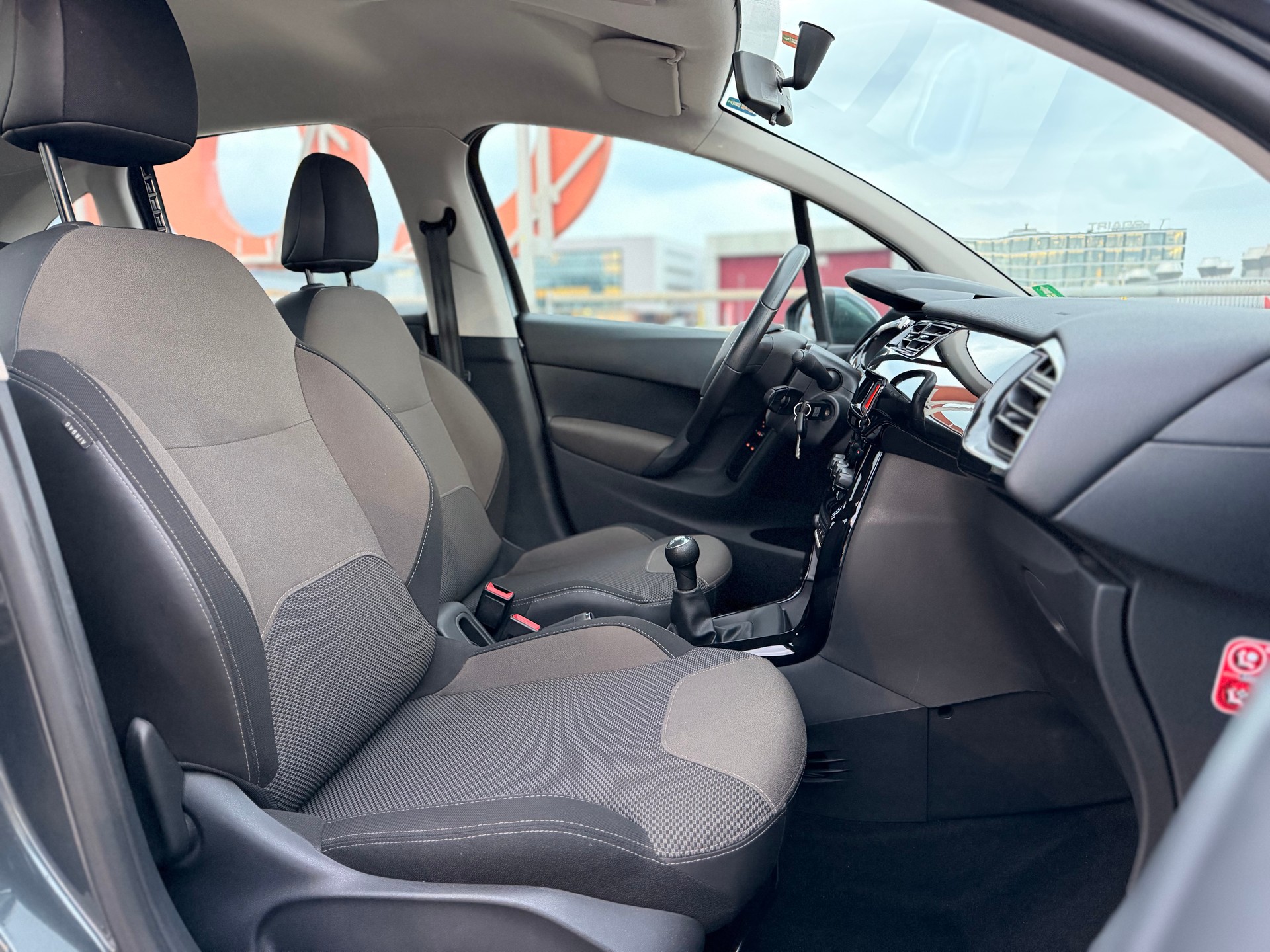 CITROEN C3 1.2i Exclusive-image-8