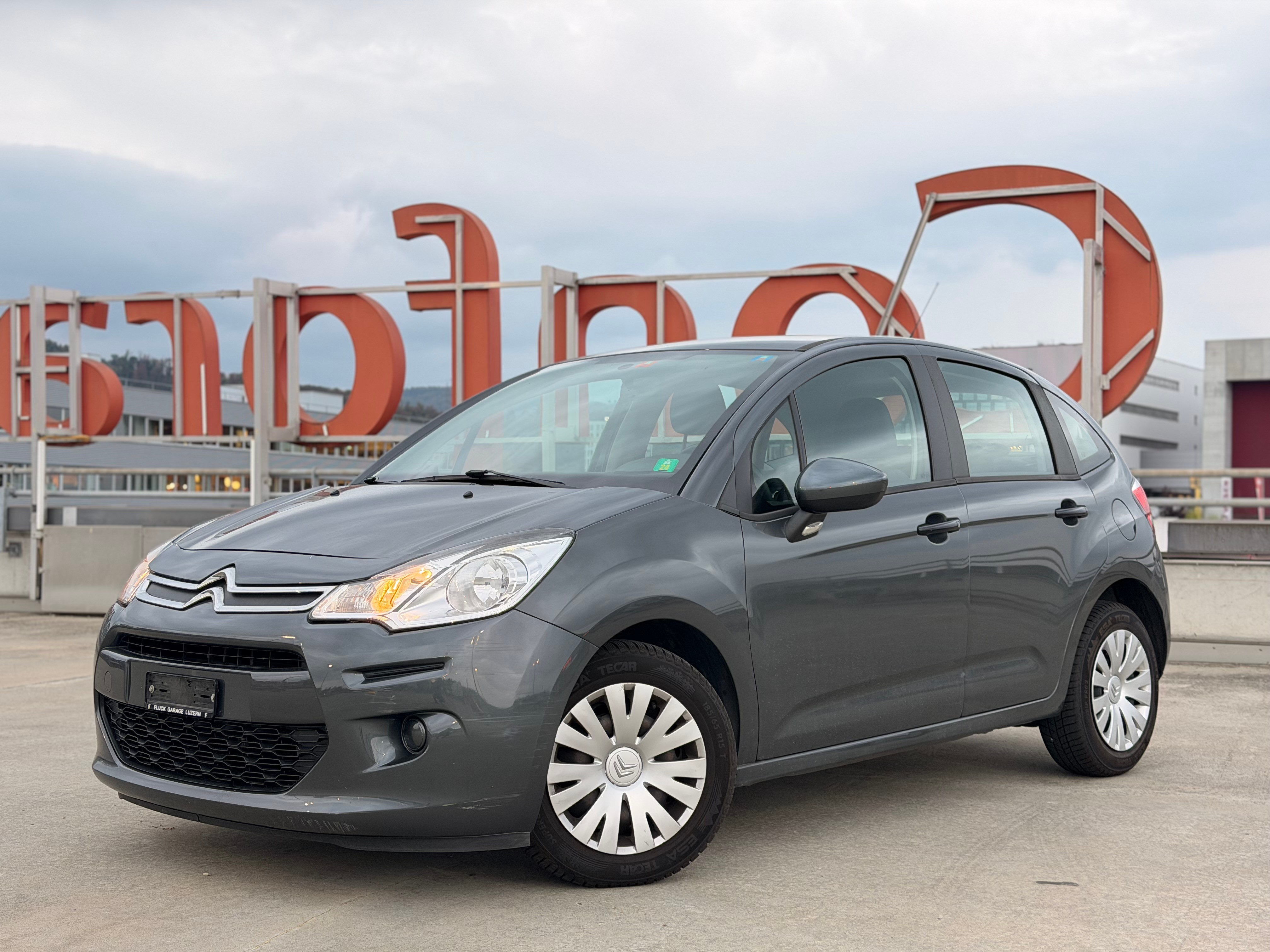 Car photo