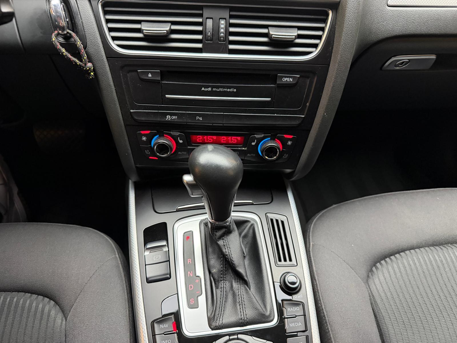 AUDI A4 Avant 2.0 TFSI 211 quat. S-Tronic-image-11