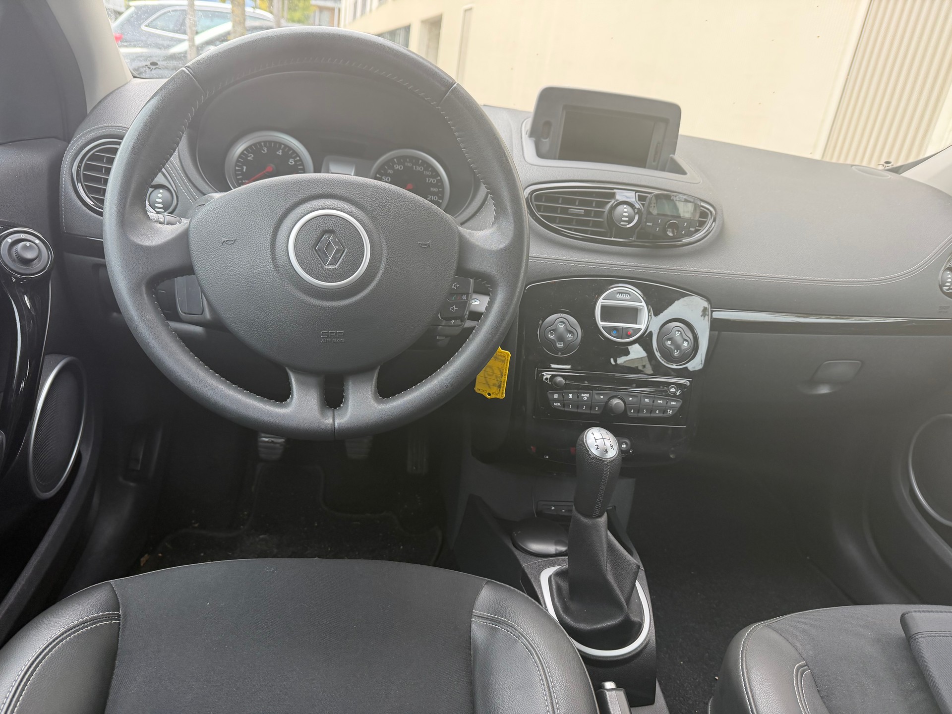 RENAULT Clio Grandtour 1.2 16V Turbo Yahoo-image-10