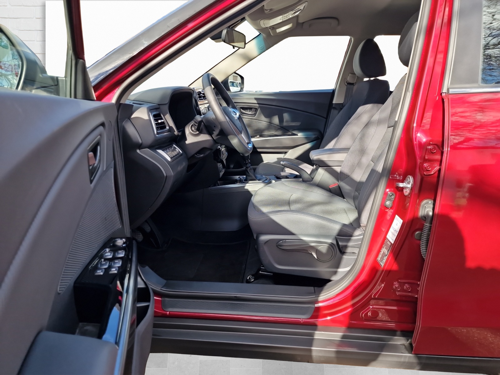 KGM-SsangYong Tivoli 1.2 T-Gdi Crystal-image-4