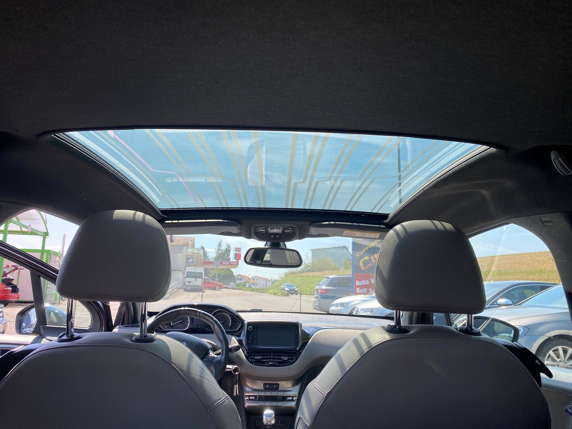 PEUGEOT 208 1.6 Turbo XY-image-8