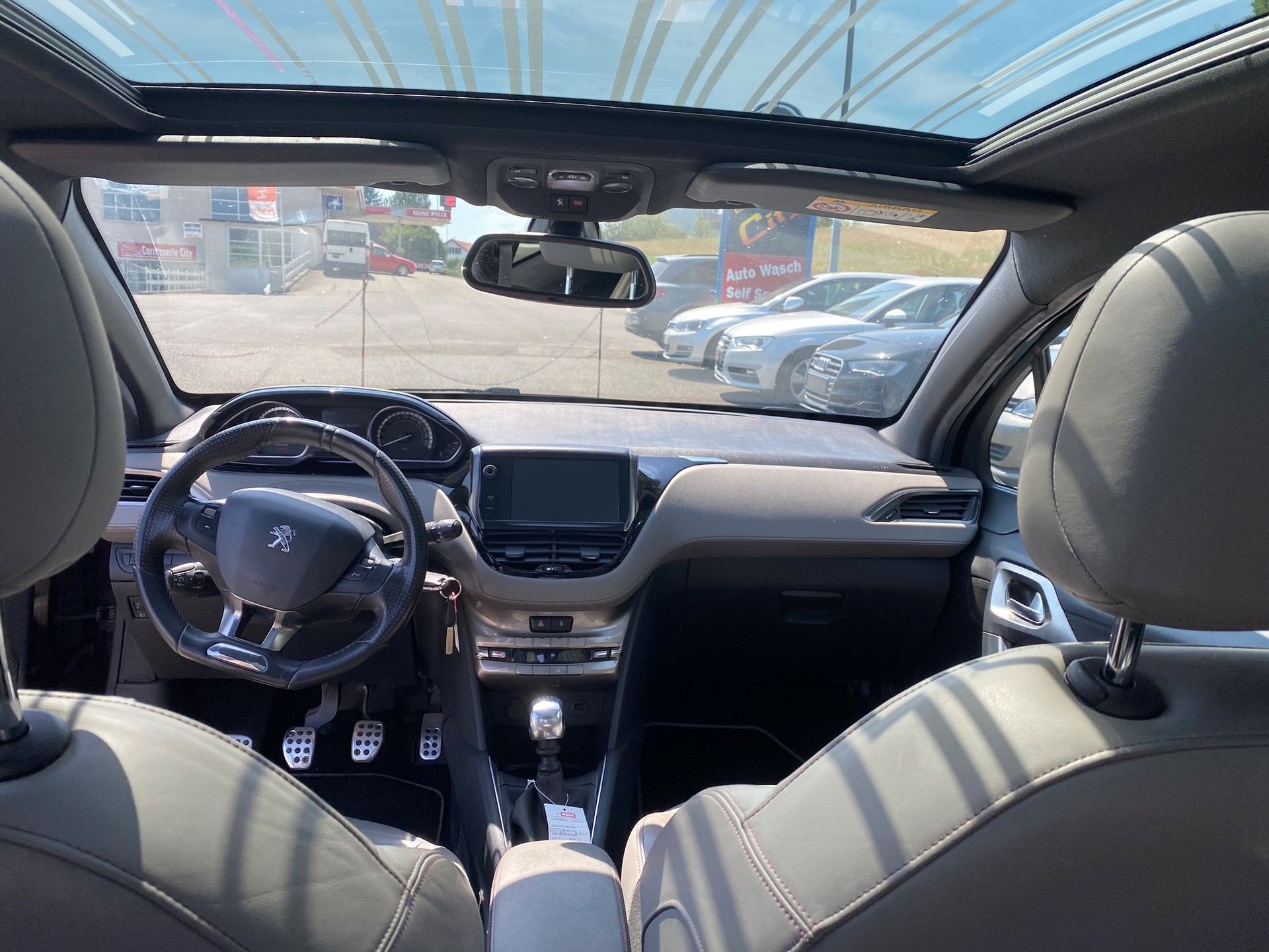 PEUGEOT 208 1.6 Turbo XY-image-6