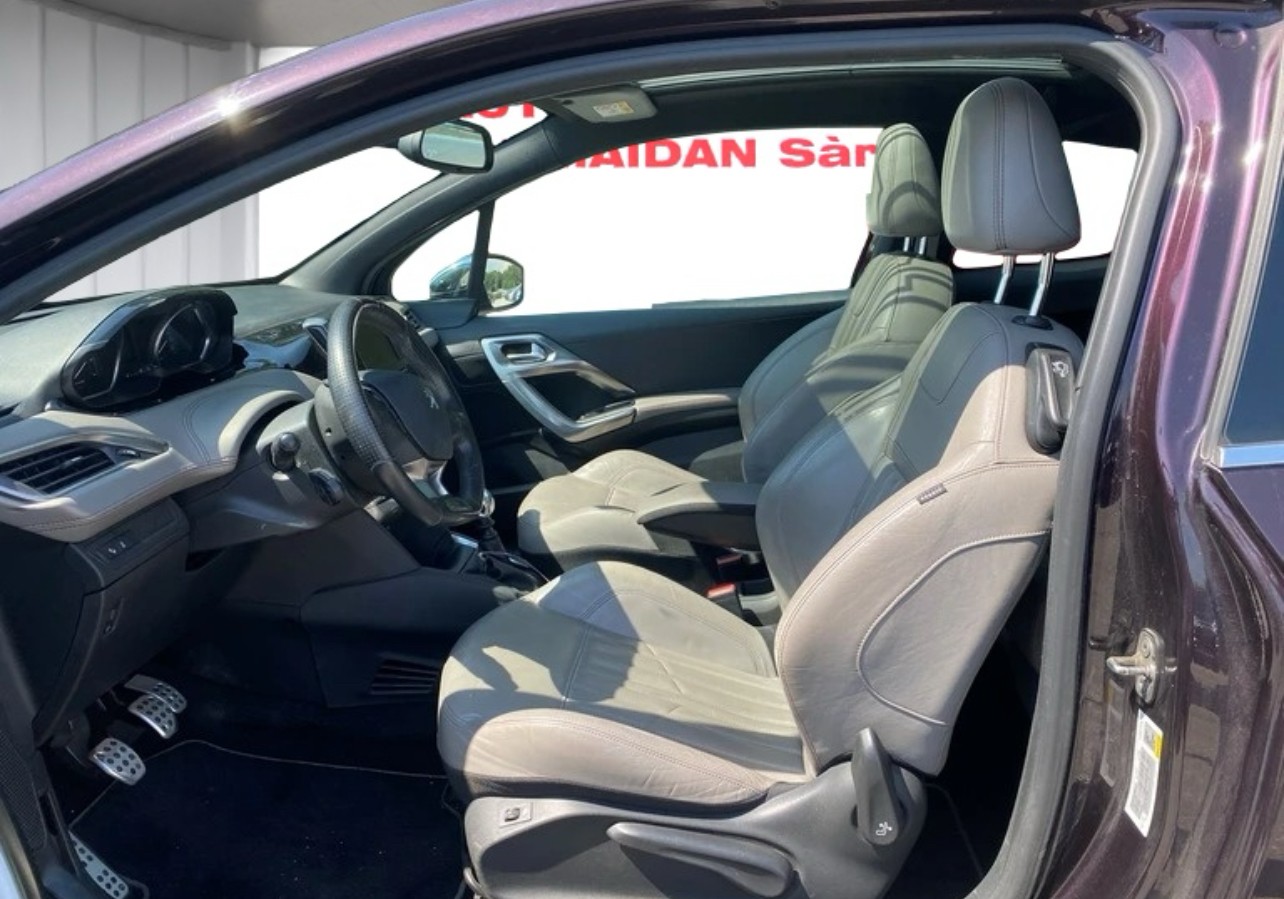 PEUGEOT 208 1.6 Turbo XY-image-5