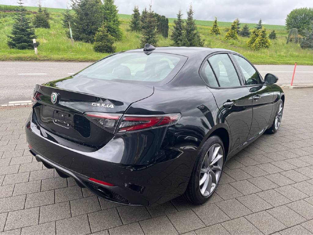 ALFA ROMEO Giulia 2.0 Q4 Sprint Edition-image-2