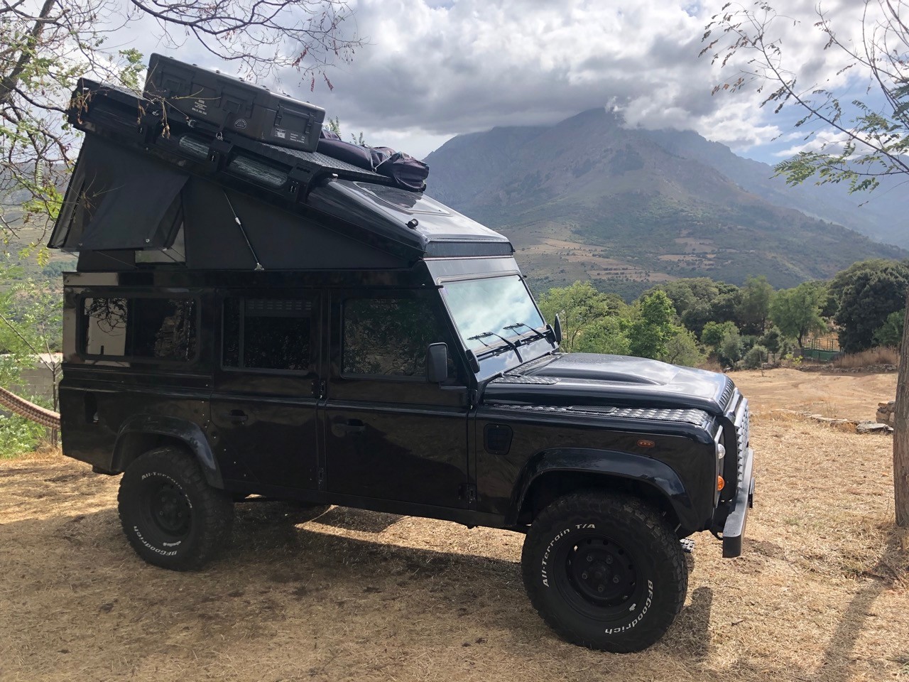 LAND ROVER 110 TD4 Wohnmobil mit Hubdach-image-0