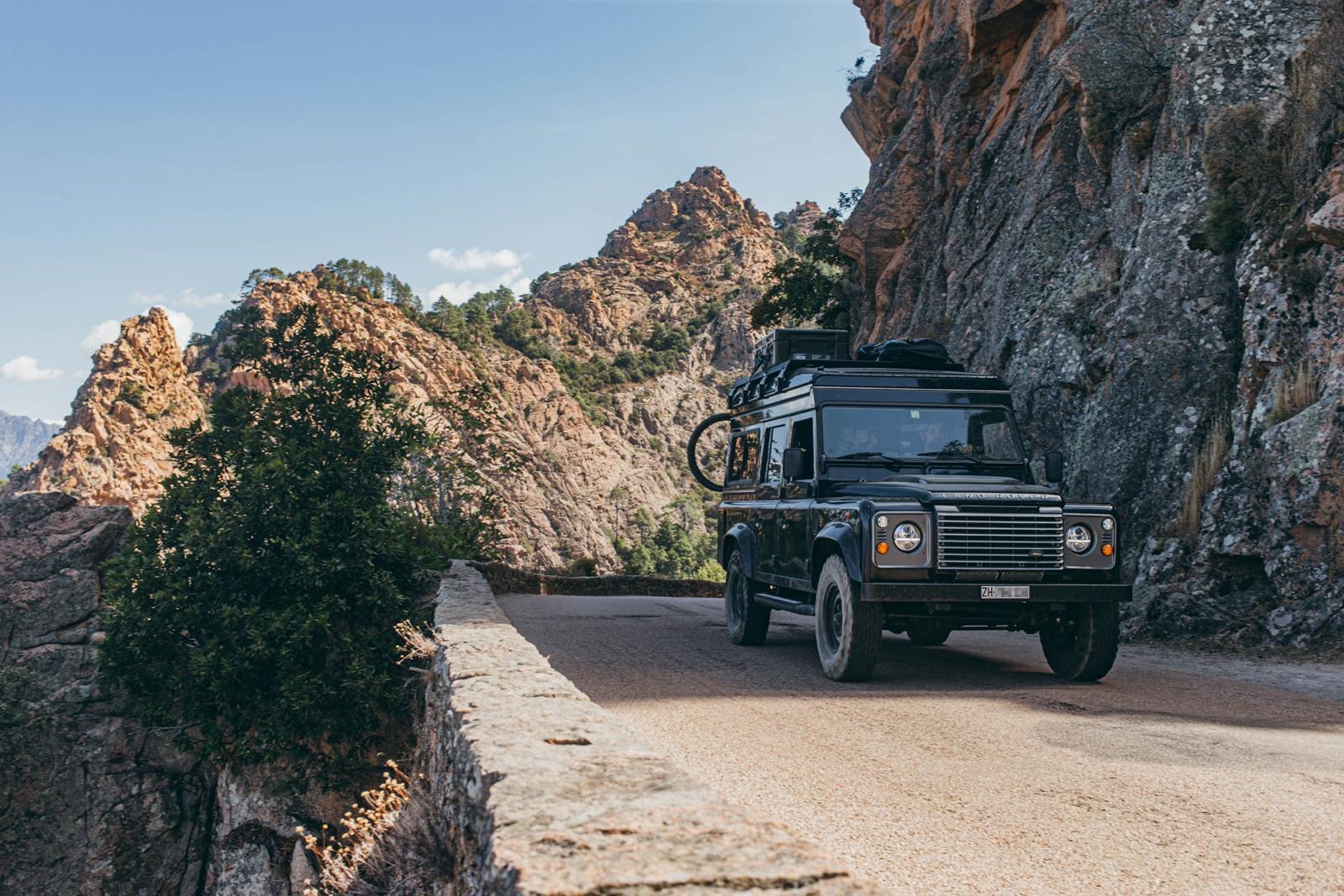 LAND ROVER 110 TD4 Wohnmobil mit Hubdach-image-1