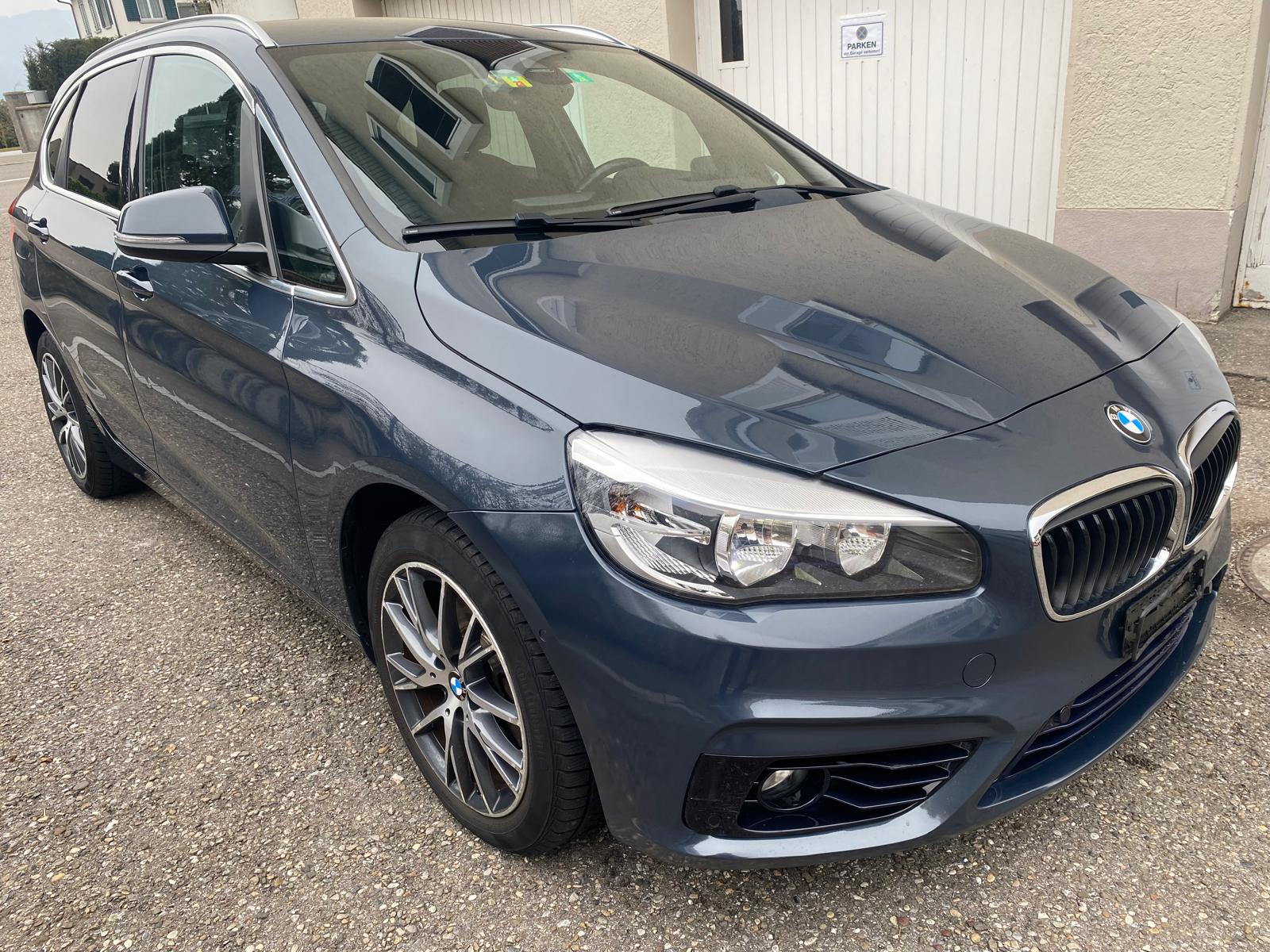 BMW 218i Active Tourer Steptronic-image-0
