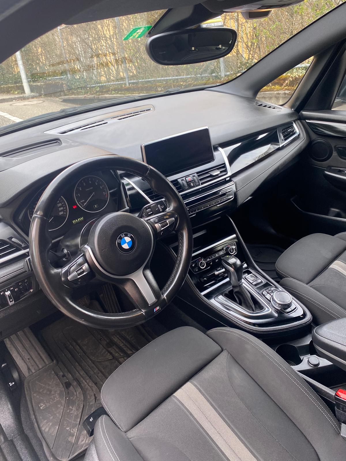BMW 218i Active Tourer Steptronic-image-7