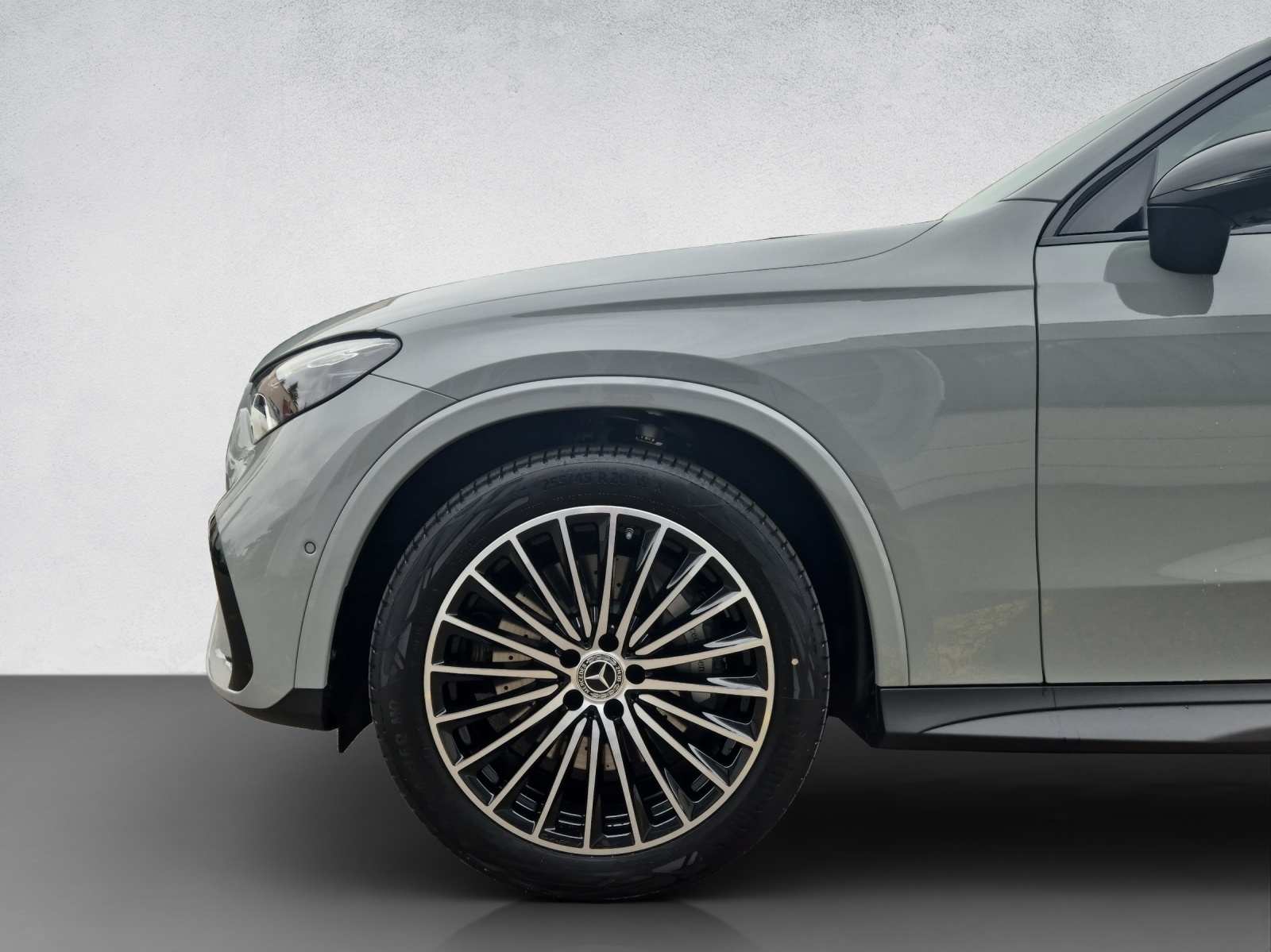 MERCEDES-BENZ GLC 300 AMG Line 4Matic-image-5