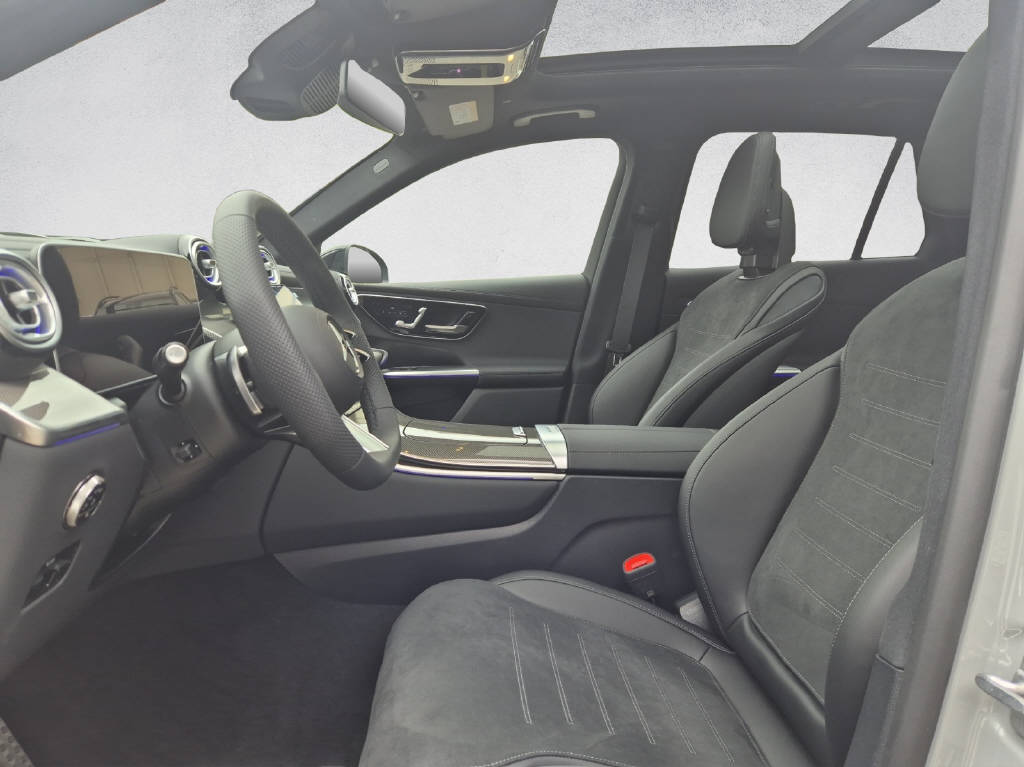 MERCEDES-BENZ GLC 300 AMG Line 4Matic-image-9