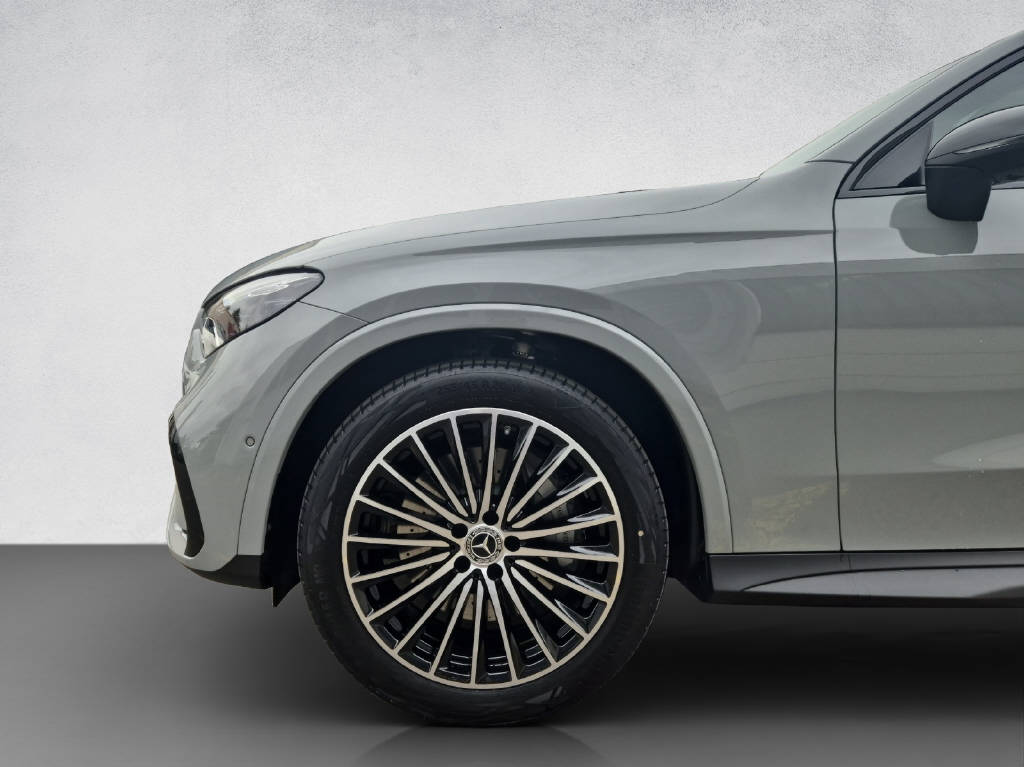 MERCEDES-BENZ GLC 300 AMG Line 4Matic-image-6