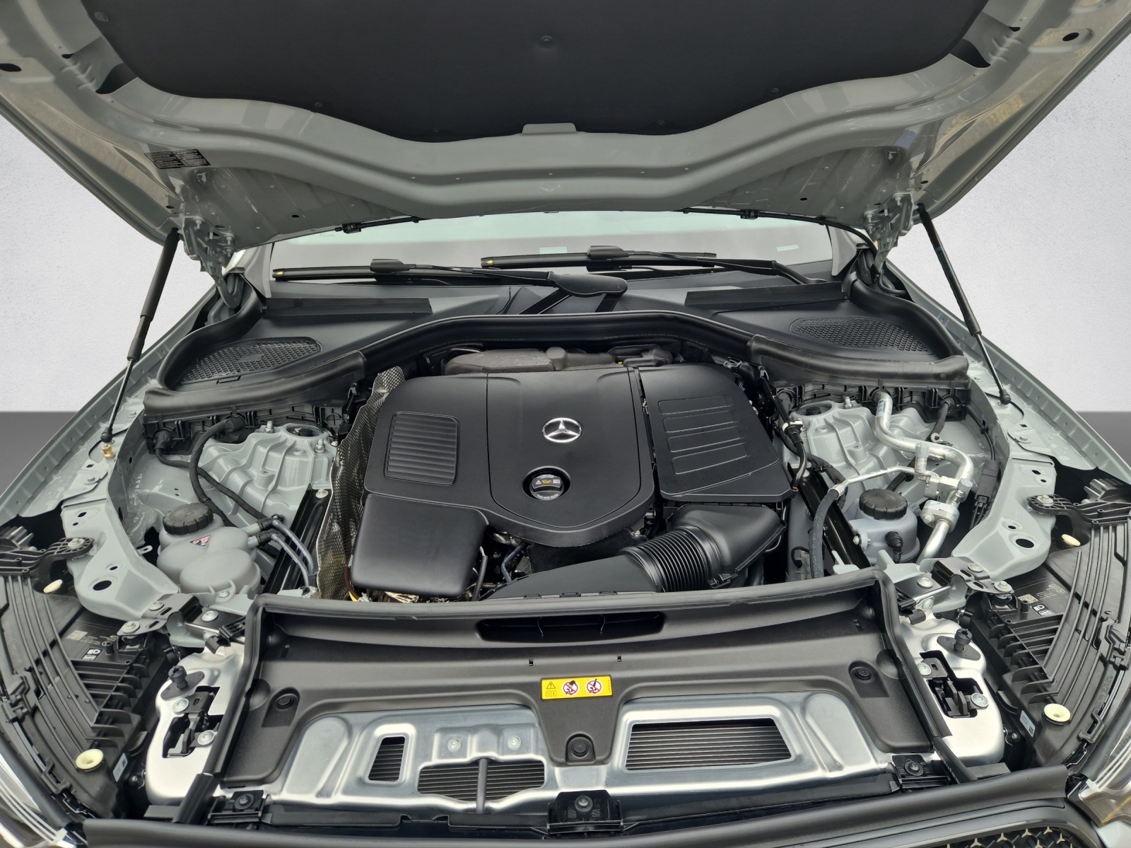 MERCEDES-BENZ GLC 300 AMG Line 4Matic-image-7