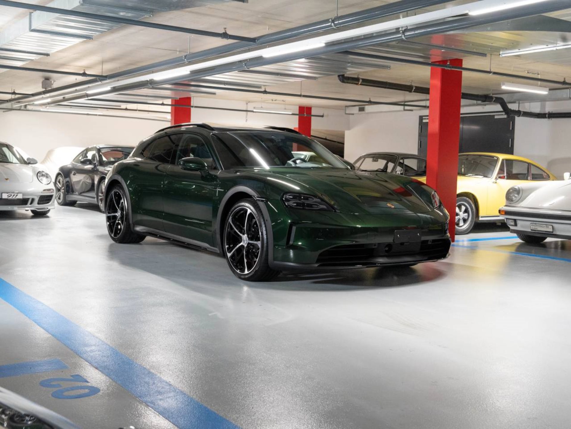 PORSCHE Taycan 4S Cross Turismo-image-6