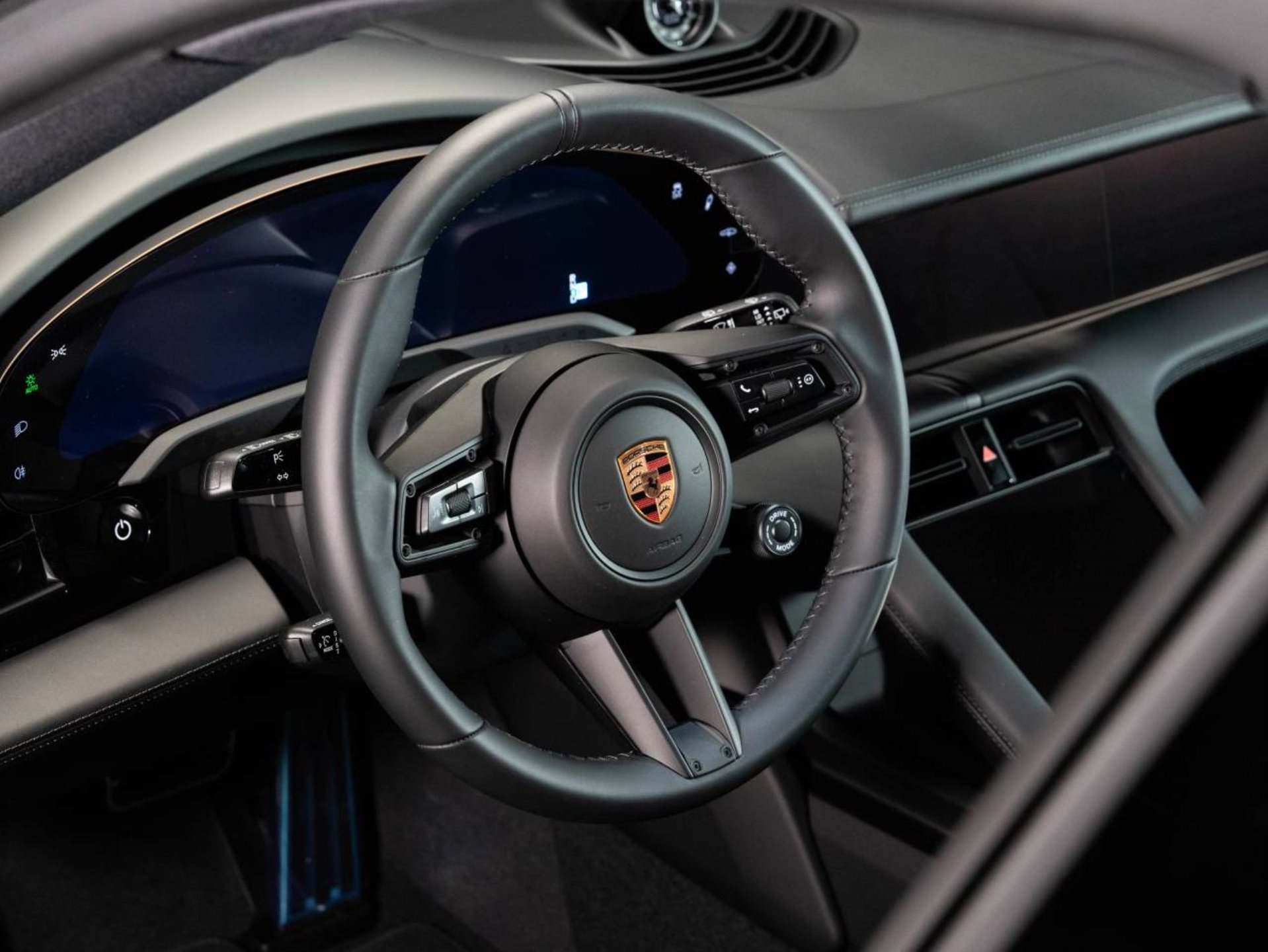 PORSCHE Taycan 4S Cross Turismo-image-8