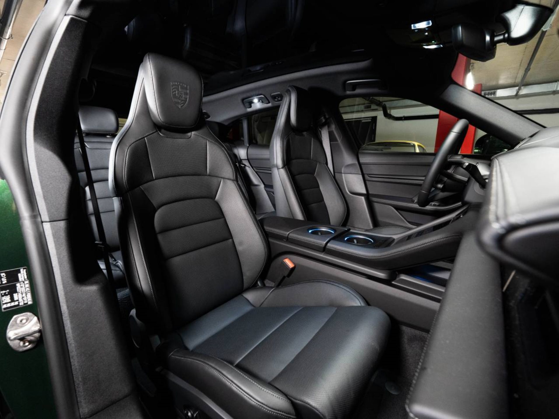PORSCHE Taycan 4S Cross Turismo-image-9