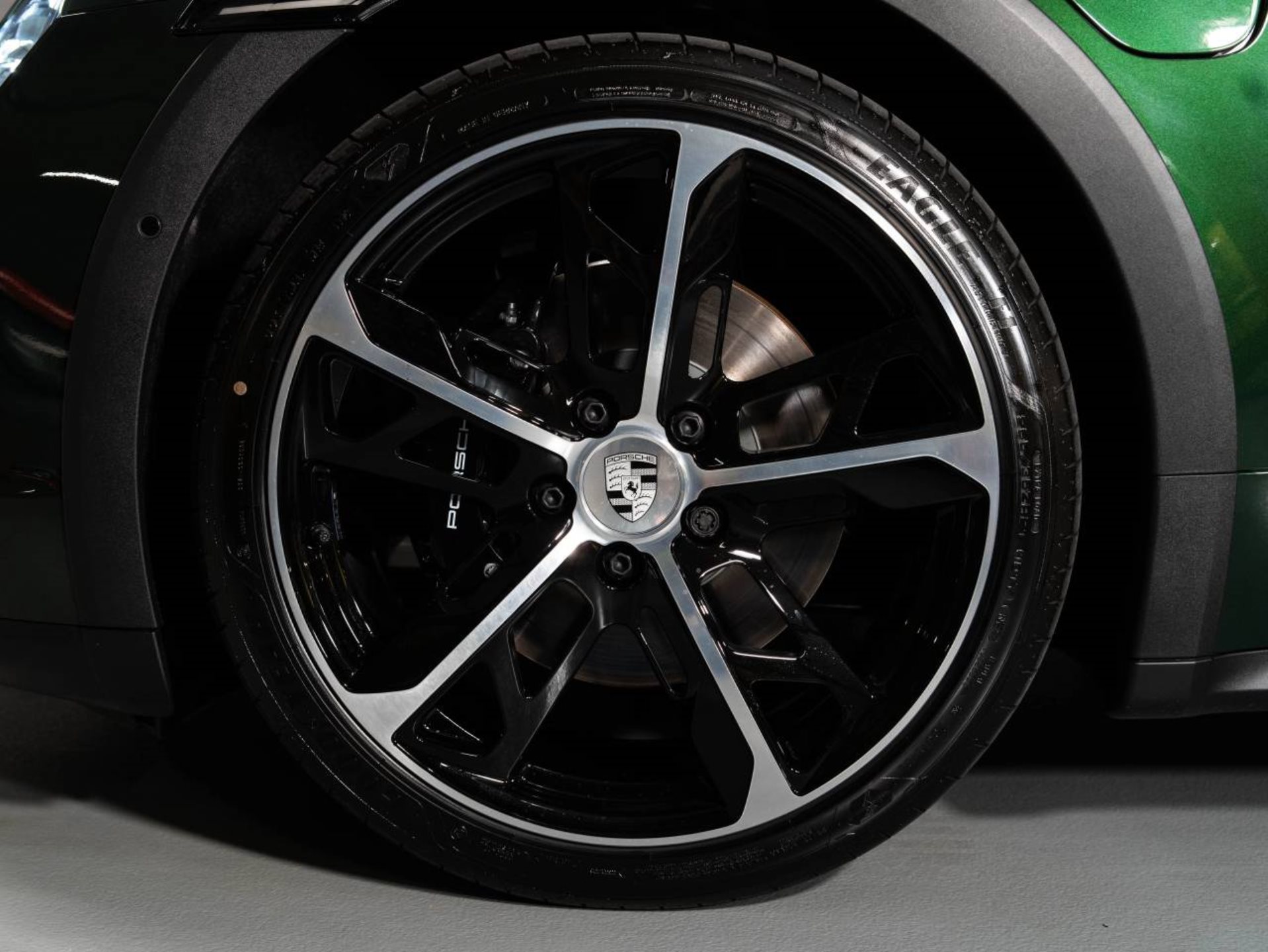 PORSCHE Taycan 4S Cross Turismo-image-20