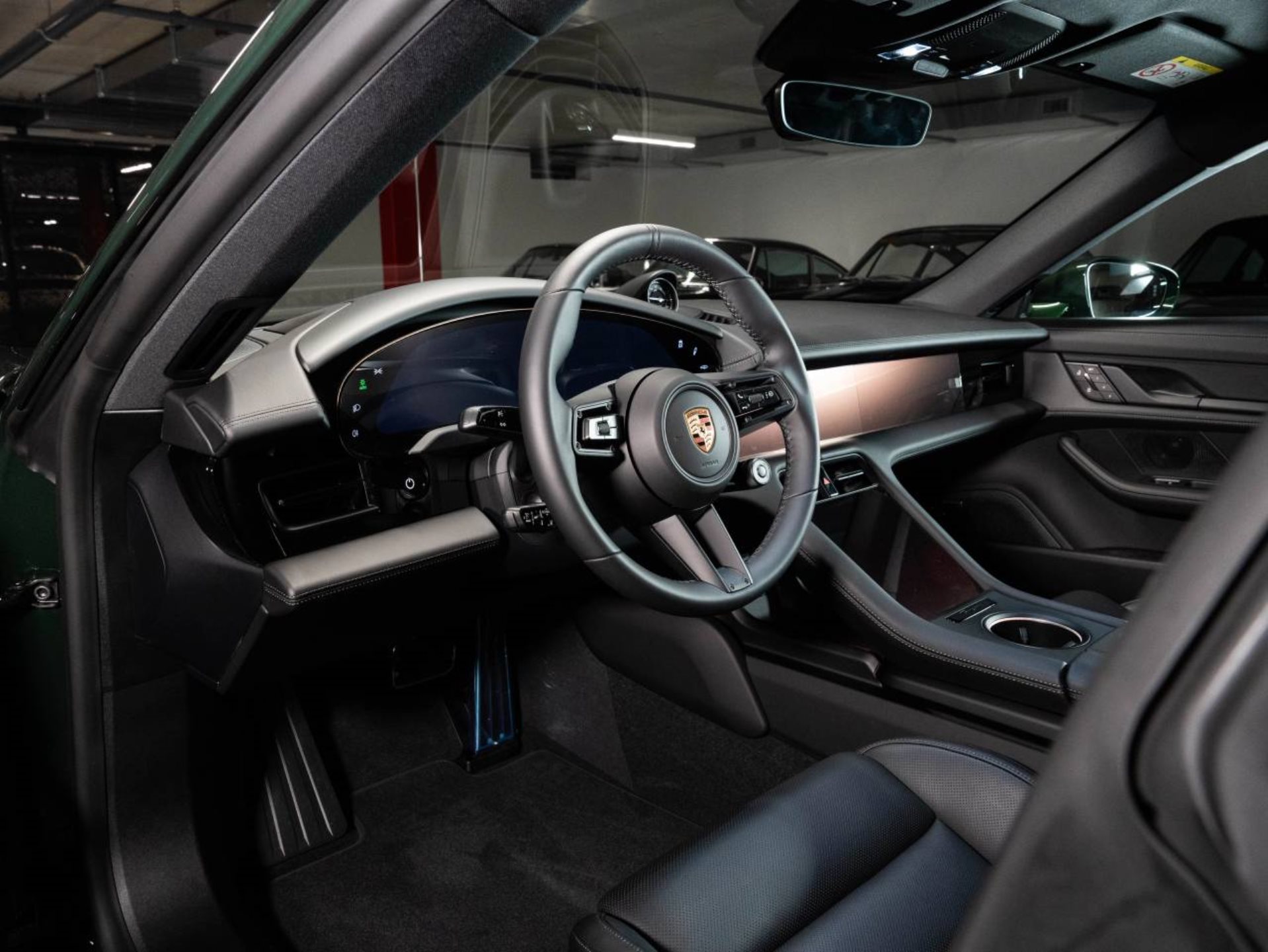PORSCHE Taycan 4S Cross Turismo-image-3