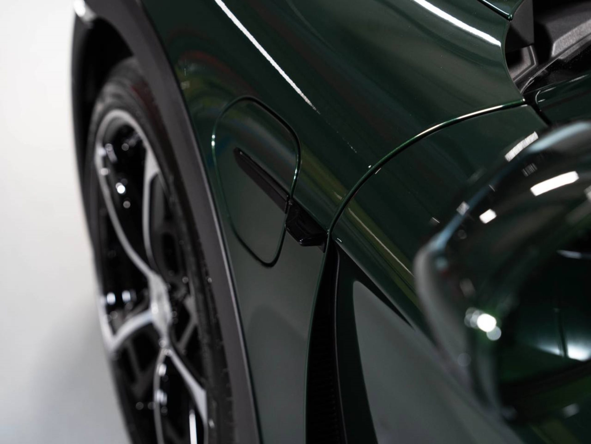 PORSCHE Taycan 4S Cross Turismo-image-22