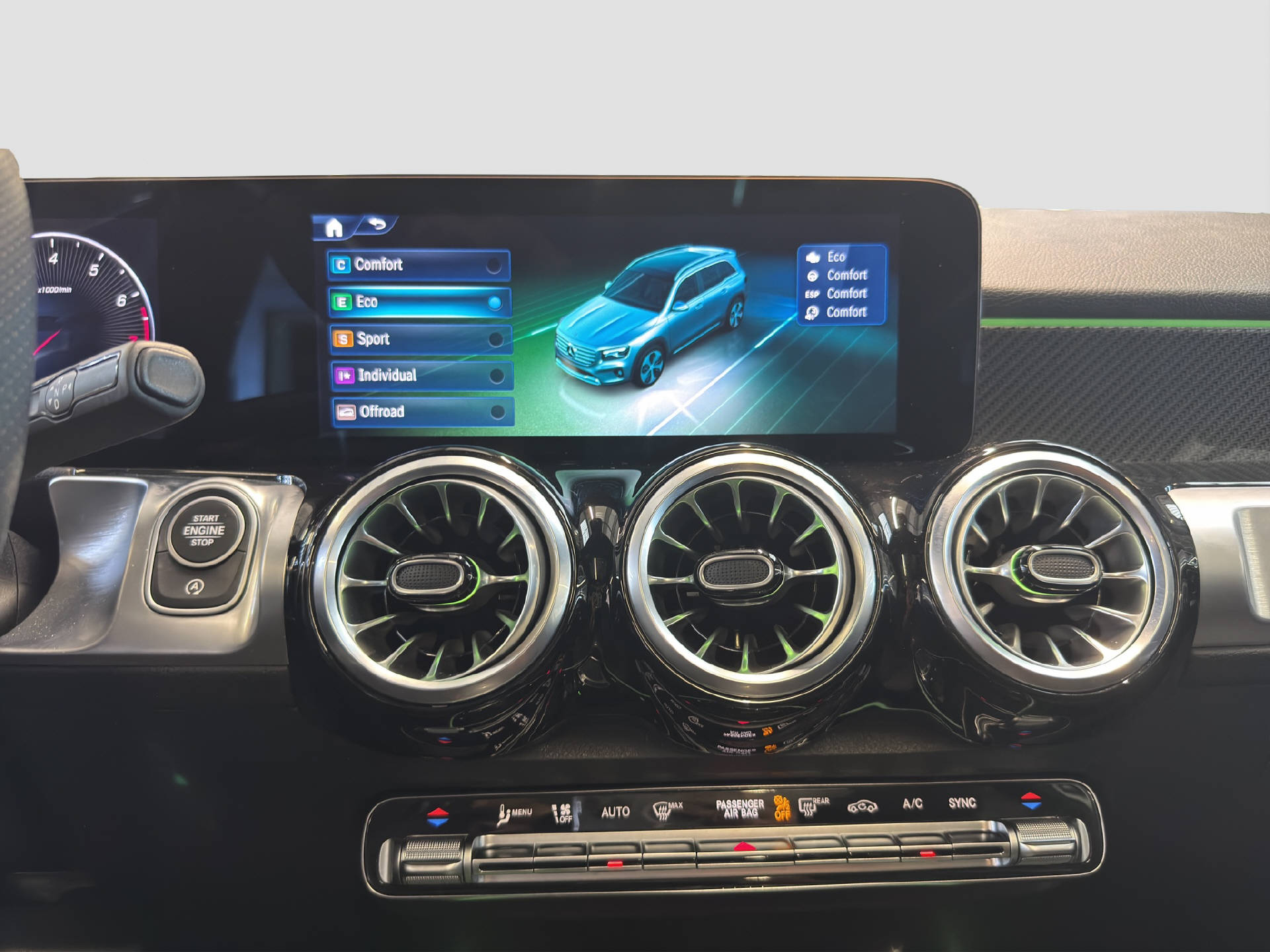 MERCEDES-BENZ GLB 220 AMG Line 4MATIC-image-10