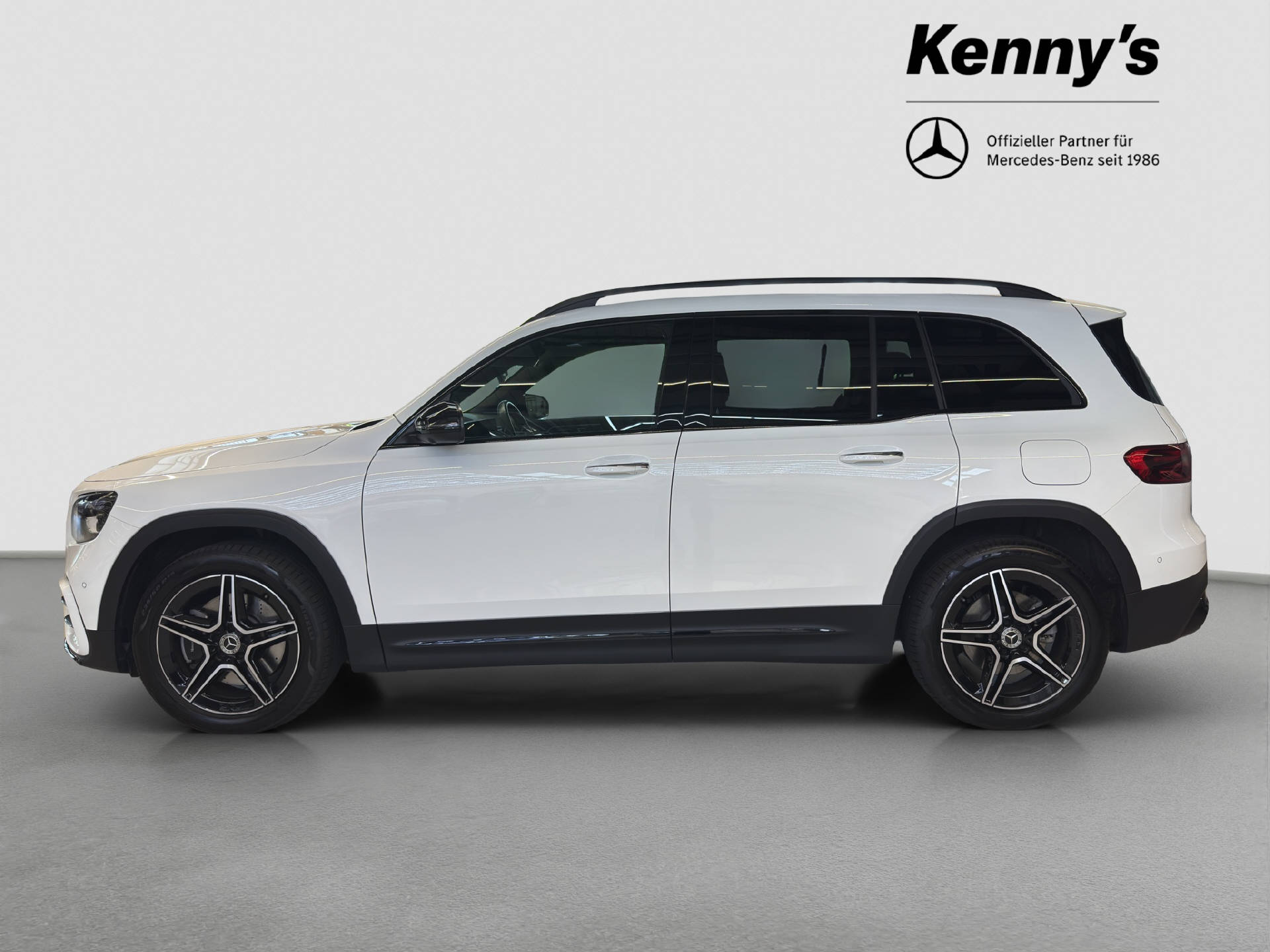 MERCEDES-BENZ GLB 220 AMG Line 4MATIC-image-2