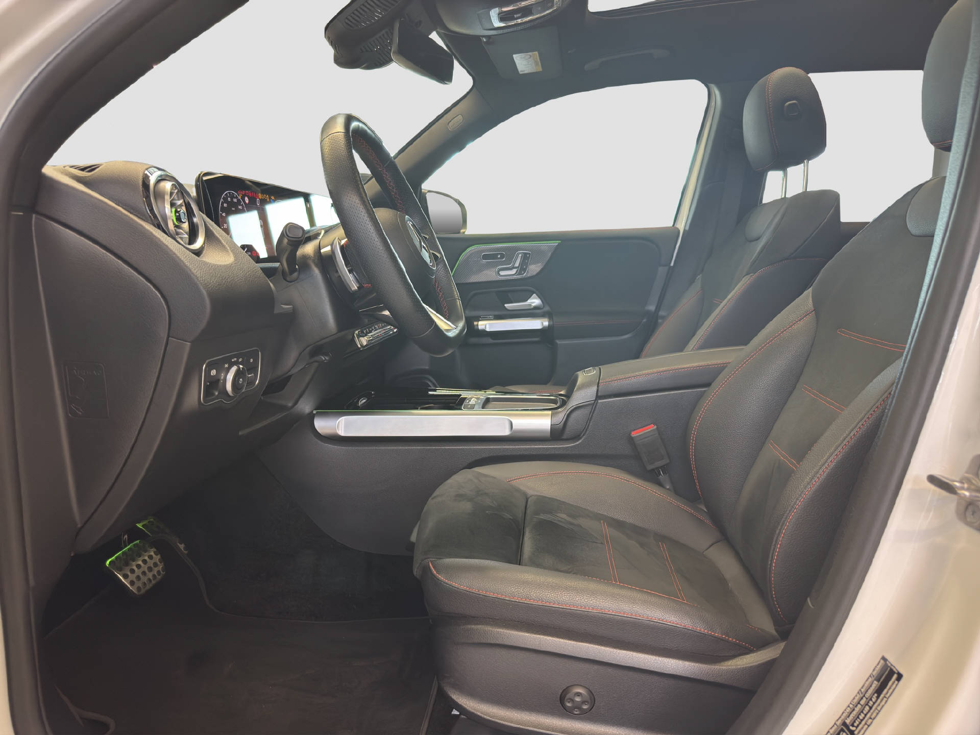 MERCEDES-BENZ GLB 220 AMG Line 4MATIC-image-6