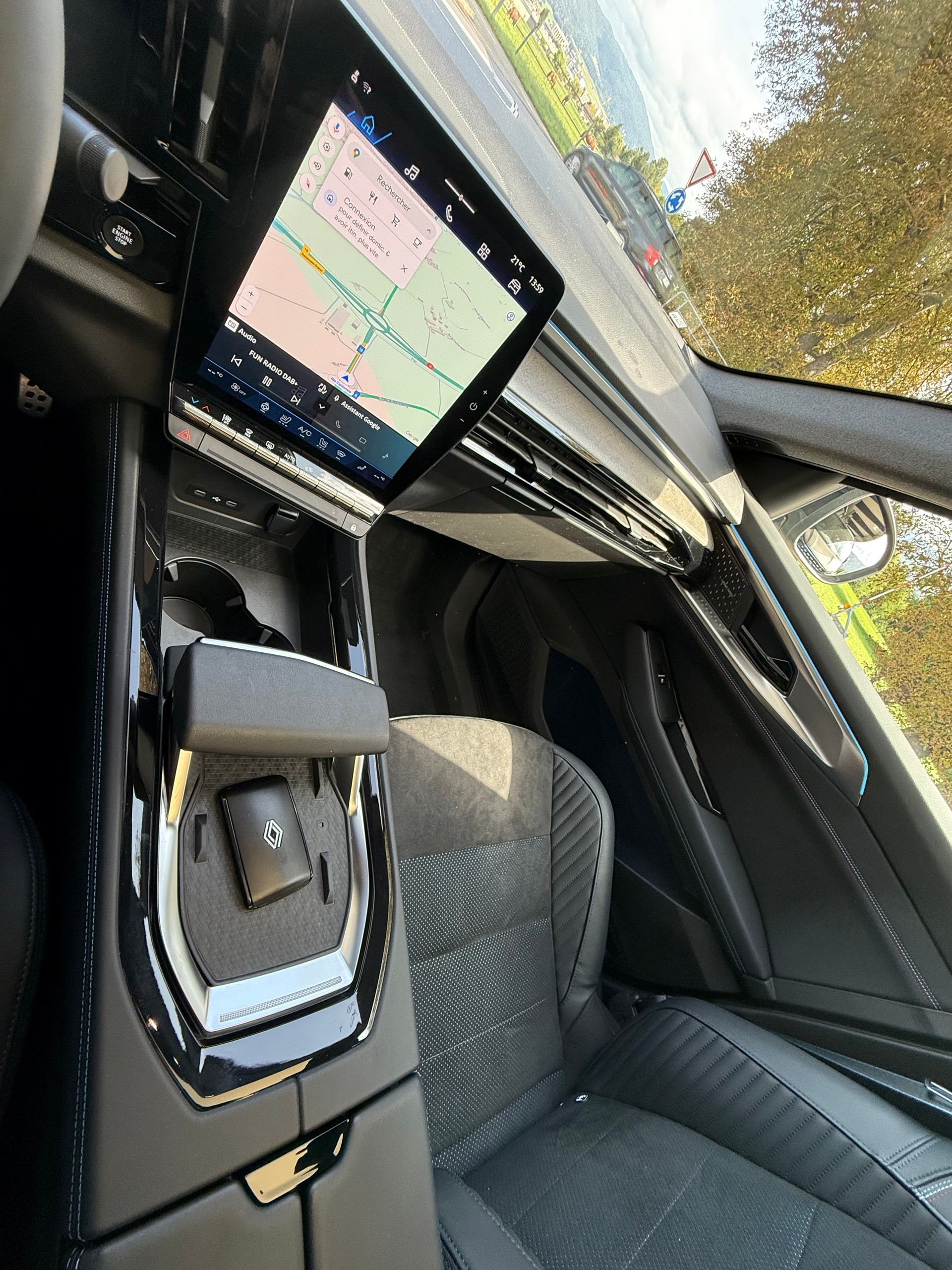 RENAULT Rafale 1.2 E-Tech Hybrid 200 Esprit Alpine VENDUE / VERKAUFT-image-11