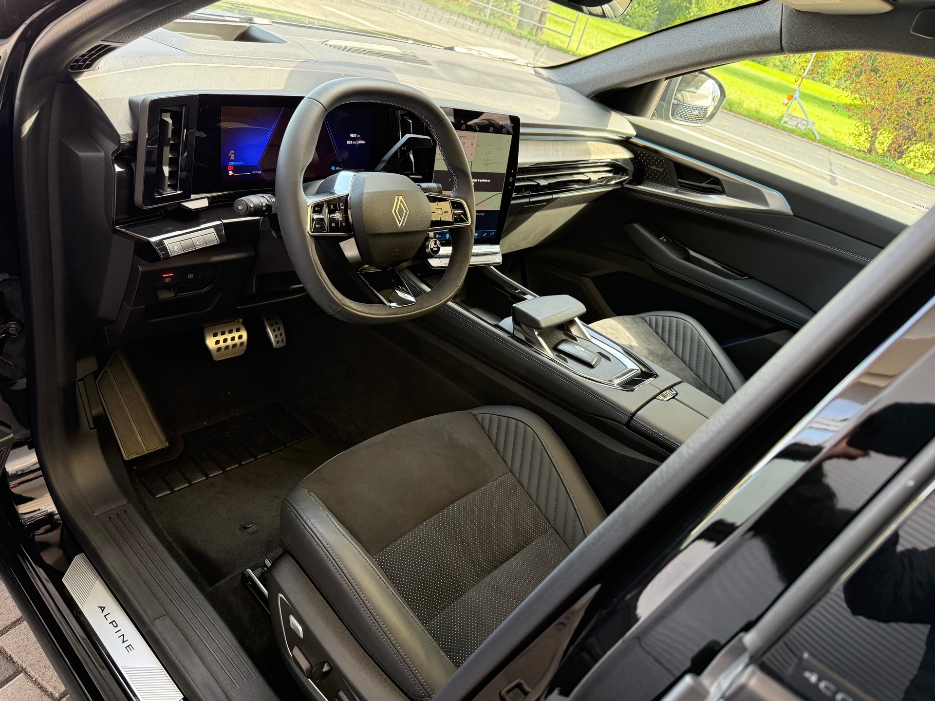 RENAULT Rafale 1.2 E-Tech Hybrid 200 Esprit Alpine VENDUE / VERKAUFT-image-10