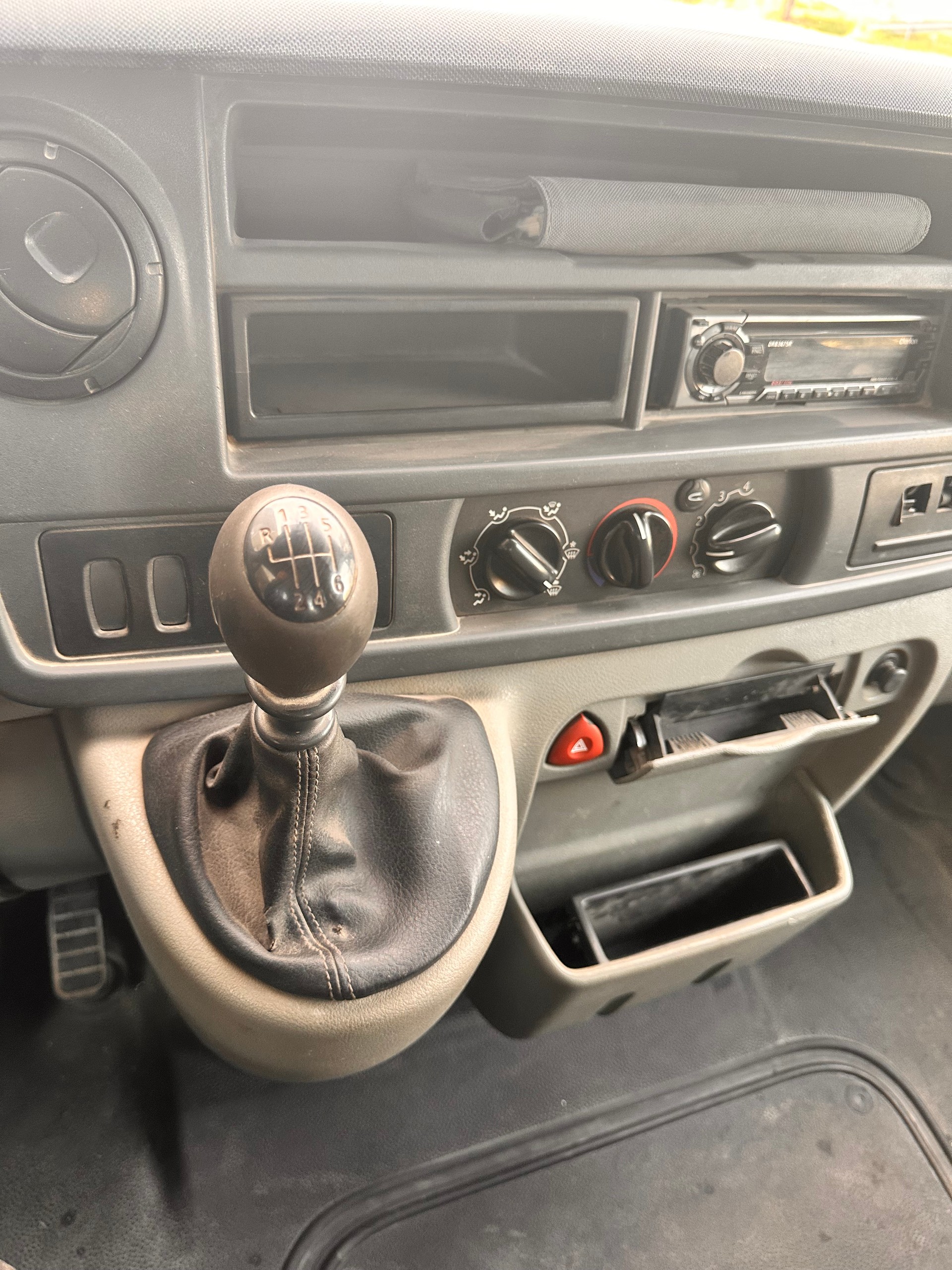 RENAULT Master T35 dCi120 L2H1-image-11