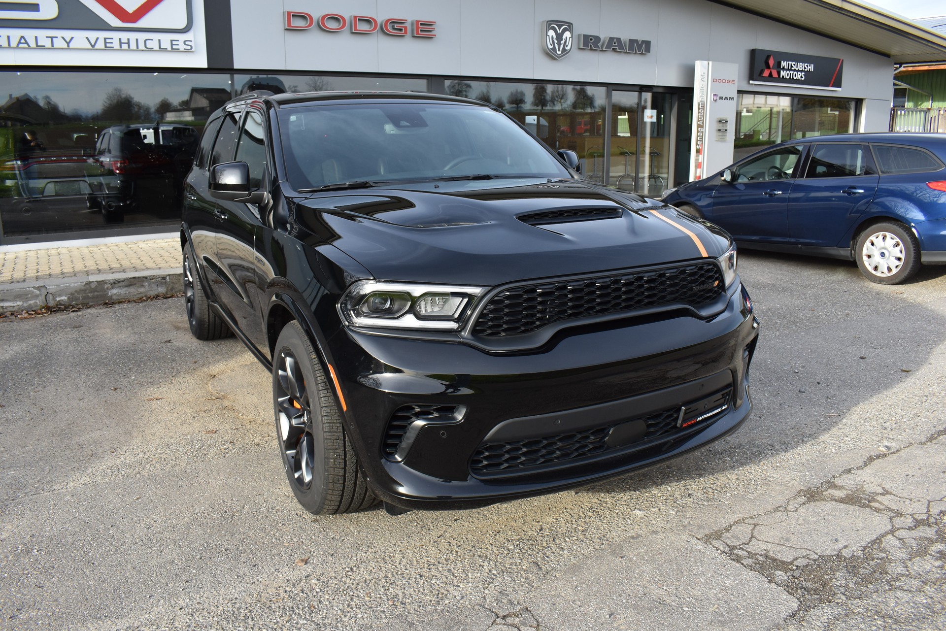 DODGE Durango R/T Plus HEMI Orange Edition-image-3