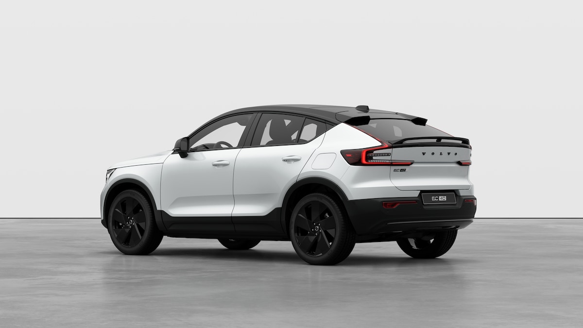 VOLVO EC40 Twin Performance Ultra Black Edition AWD-image-1