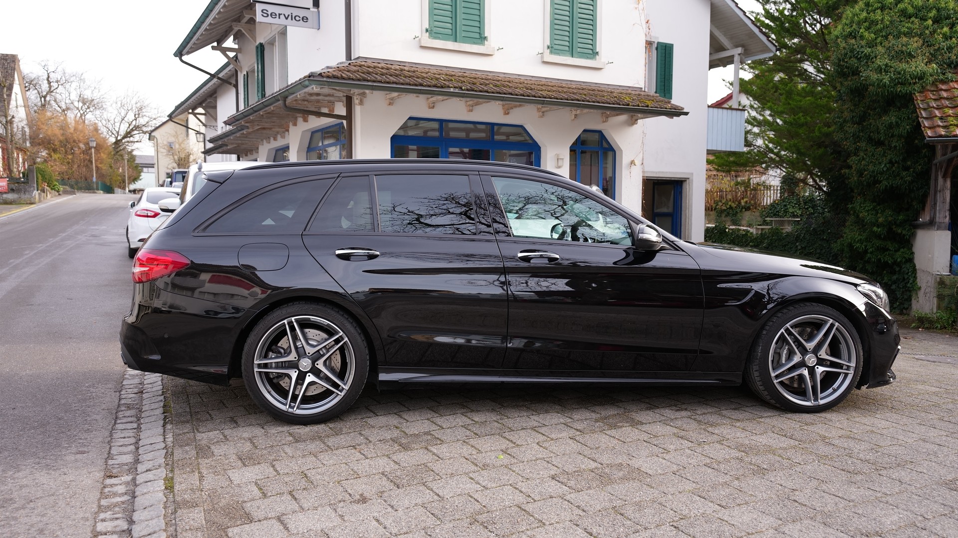 MERCEDES-BENZ C 63 AMG Speedshift-image-3