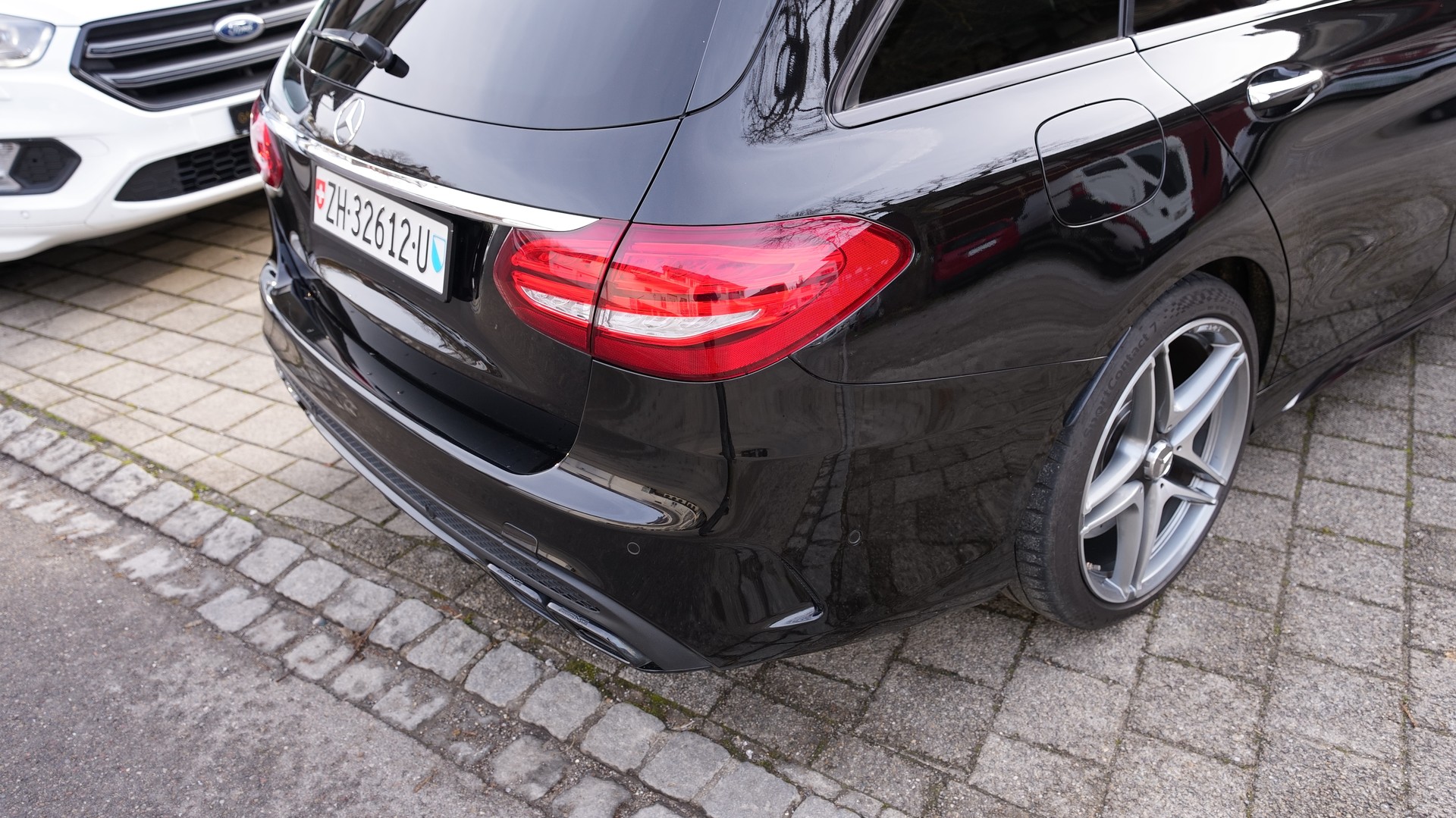 MERCEDES-BENZ C 63 AMG Speedshift-image-4