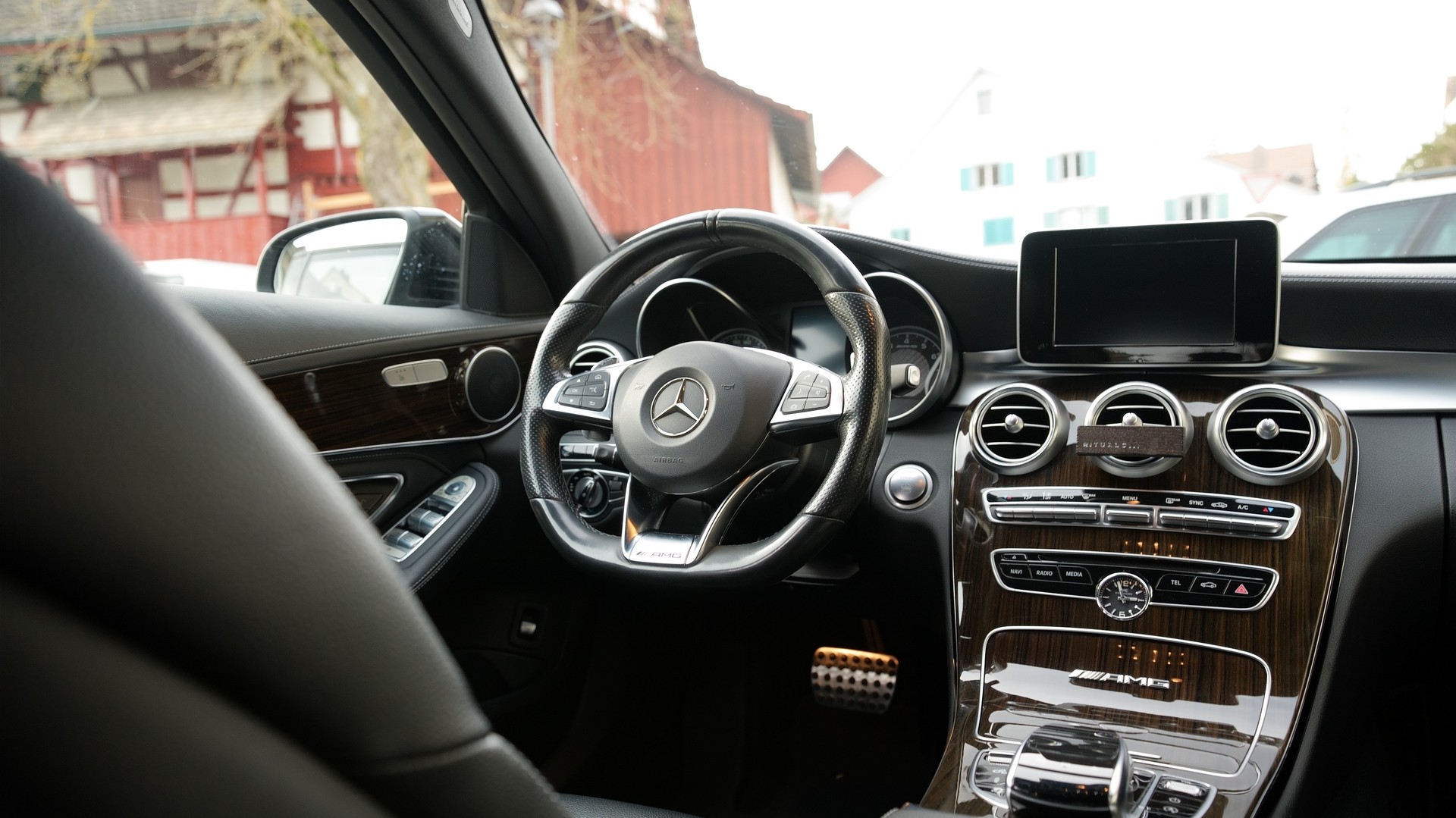 MERCEDES-BENZ C 63 AMG Speedshift-image-8