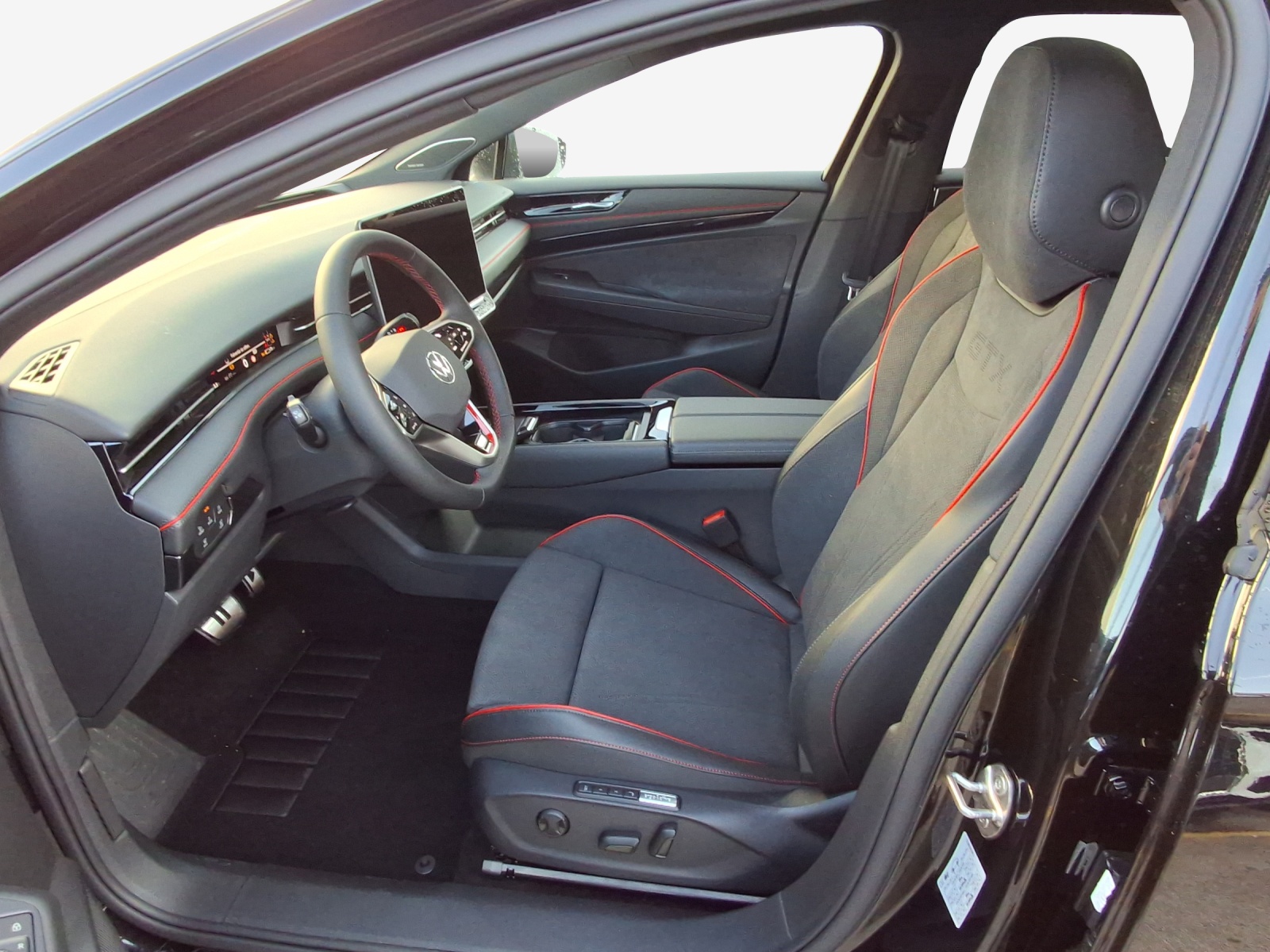 VW ID.7 Tourer GTX 86 kWh GTX 4 Motion-image-7