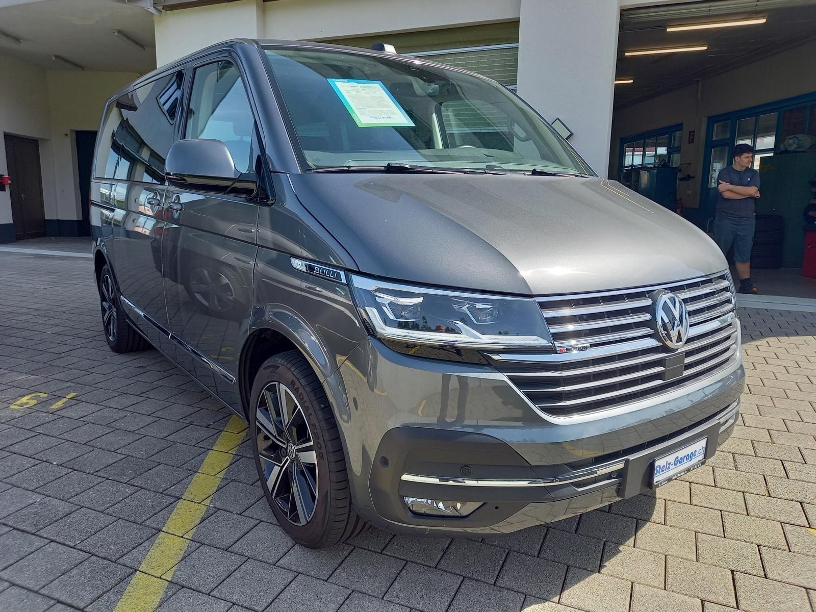 VW T6.1 Multivan 2.0 Bi-TDI Highline 4Motion DSG-image-2