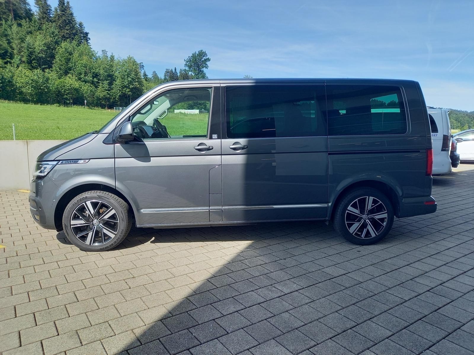 VW T6.1 Multivan 2.0 Bi-TDI Highline 4Motion DSG-image-3