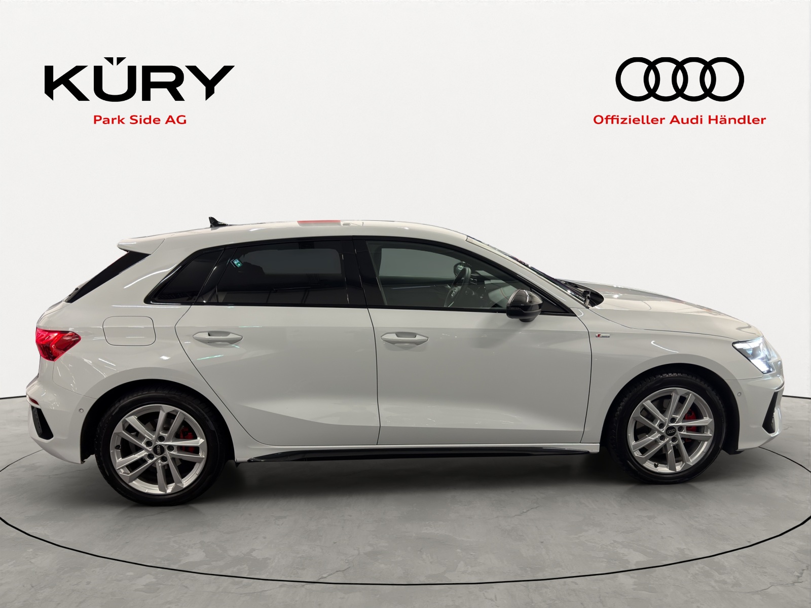 AUDI A3 Sportback 40 TFSI S line Quattro 190PS-image-2