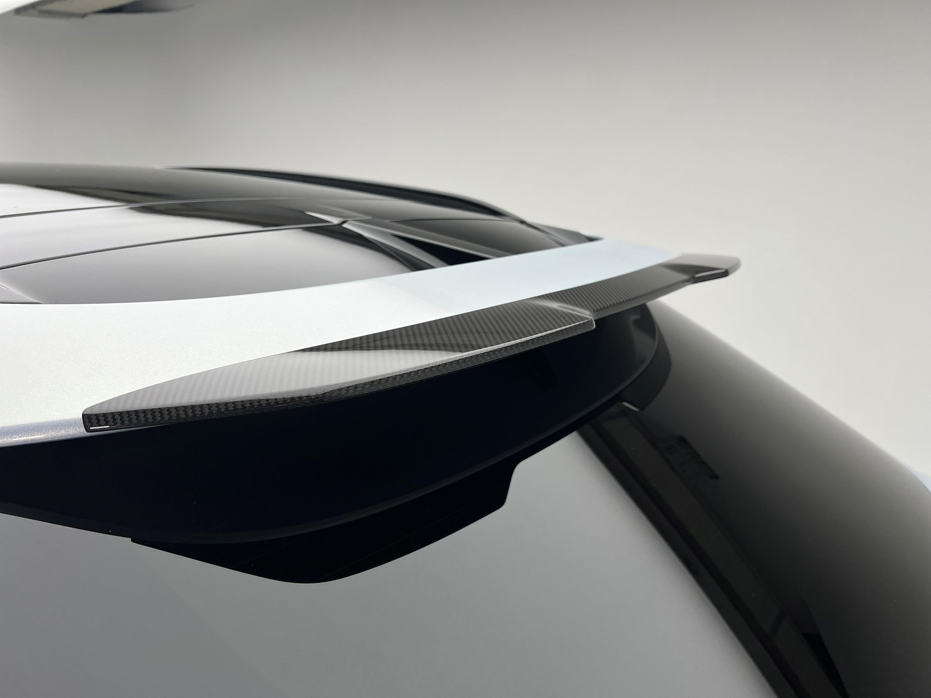 ASTON MARTIN DBX 707 4.0 V8 Bi-Turbo-image-25