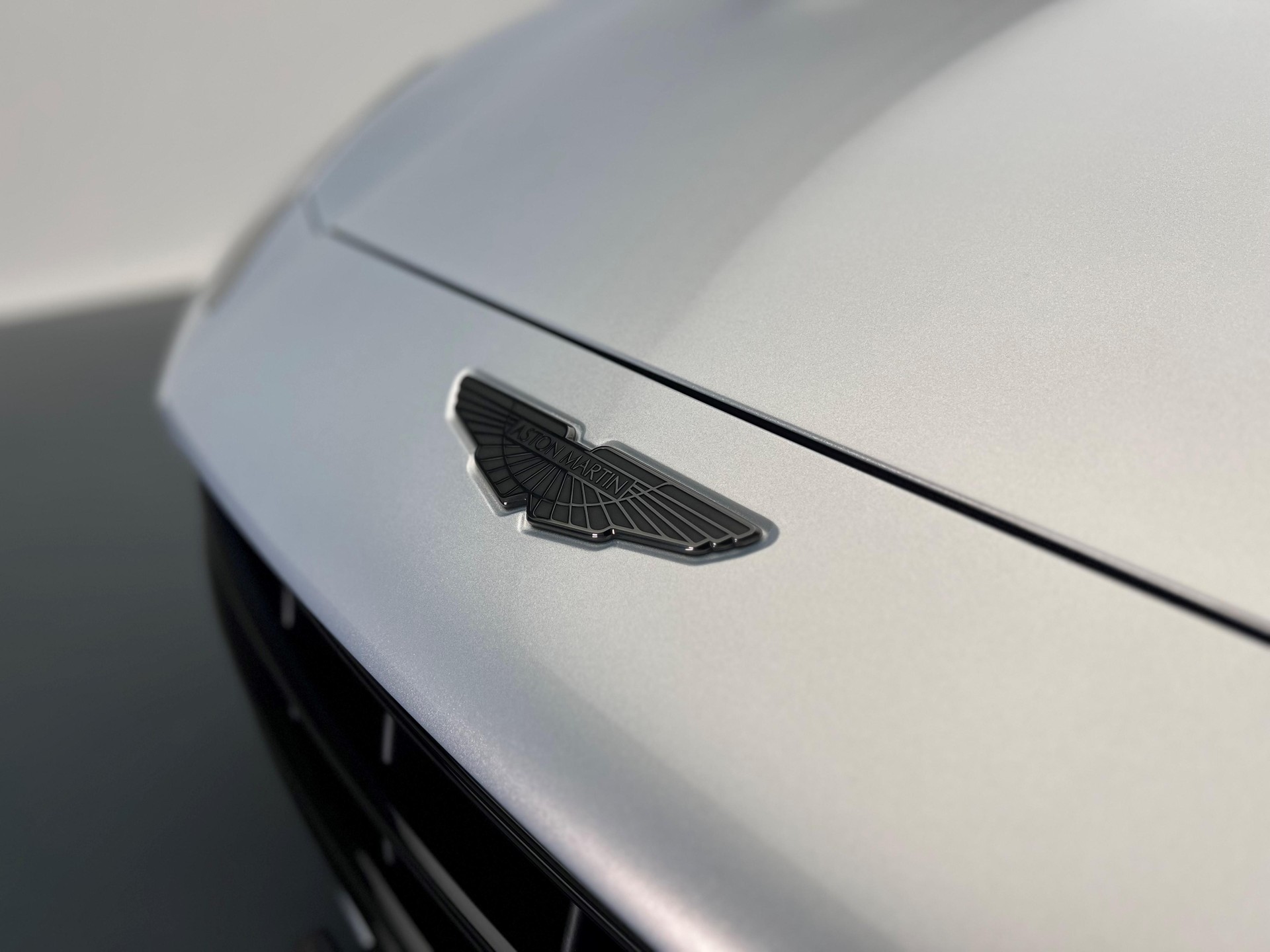 ASTON MARTIN DBX 707 4.0 V8 Bi-Turbo-image-22