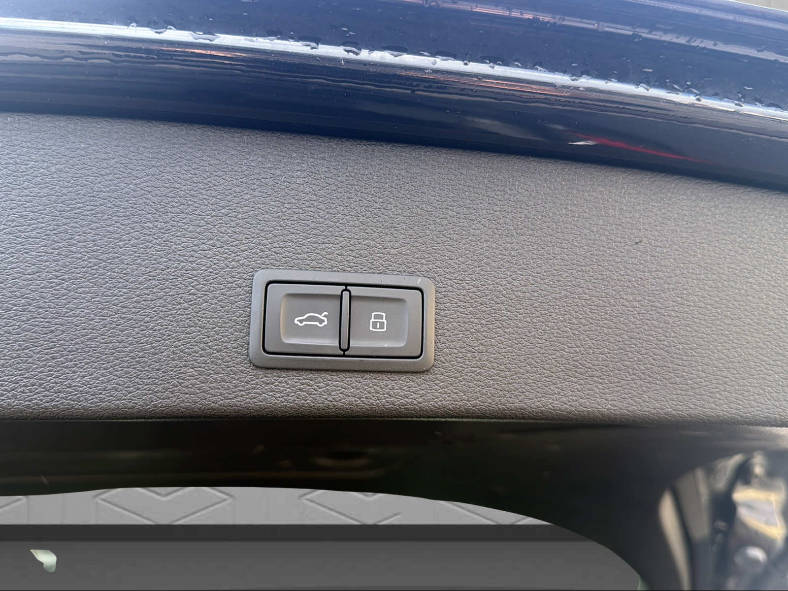 AUDI Q2 35 TDI quattro S-tronic-image-17